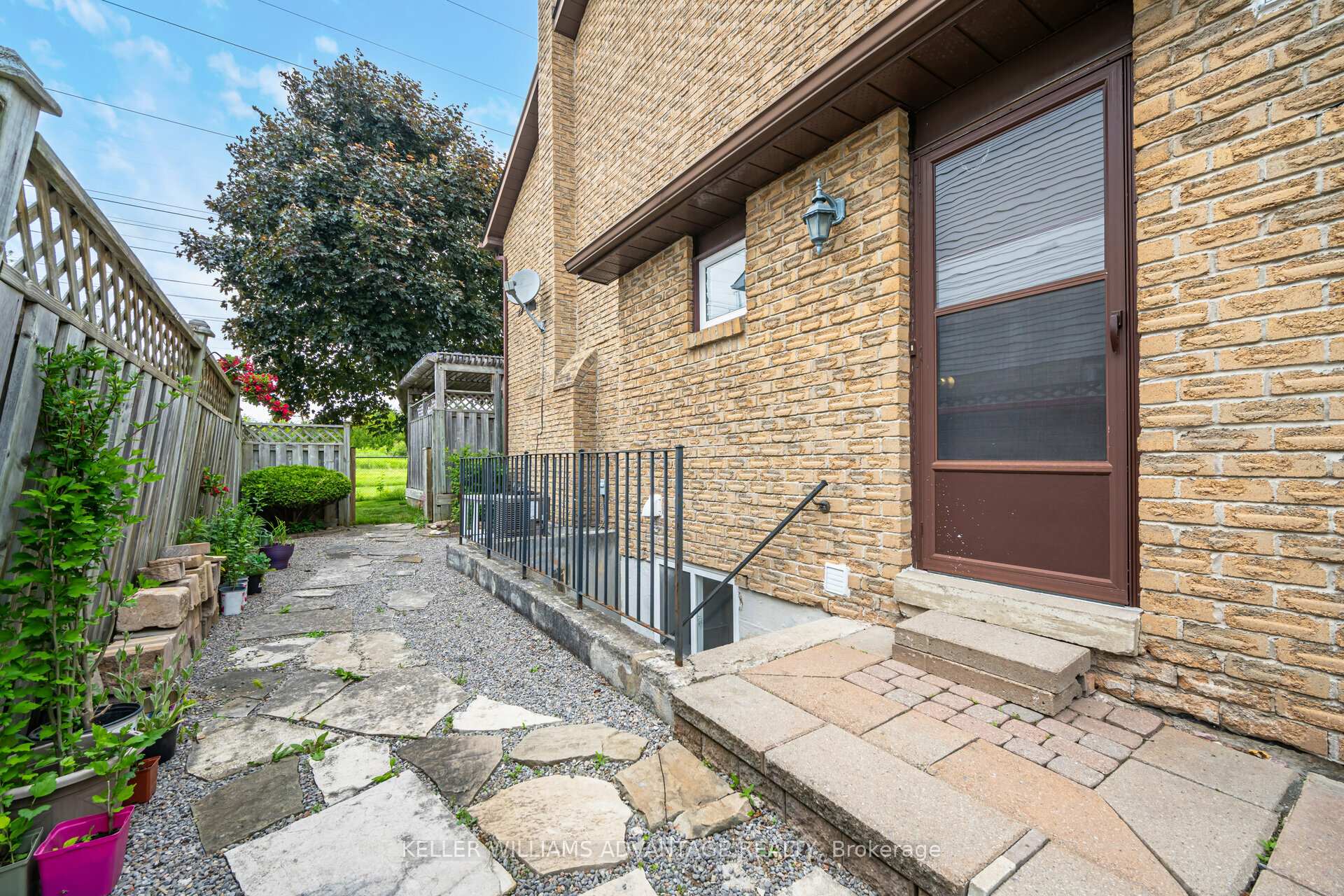 Photo 8 of 694 Amaretto Avenue, Pickering, Amberlea — HOMEH