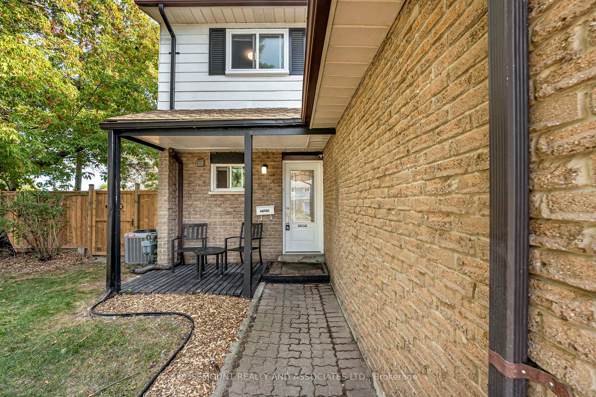 Photo 3 of 1551 Alwin Circle, Pickering, Village East — HOMEH