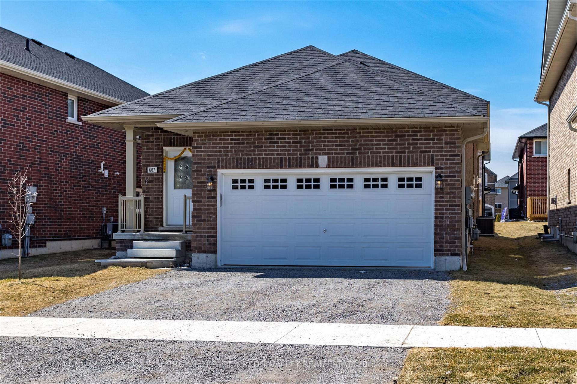 Photo 1 of 607 Lemay Grove E, Peterborough, Monaghan Ward 2 — HOMEH