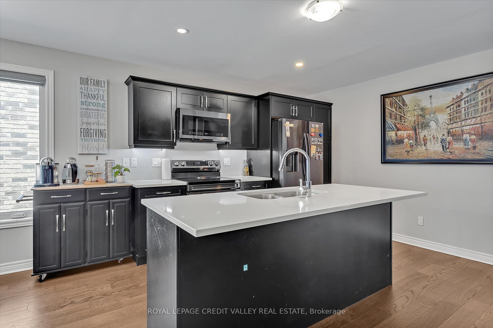 Photo 7 of 607 Lemay Grove E, Peterborough, Monaghan Ward 2 — HOMEH