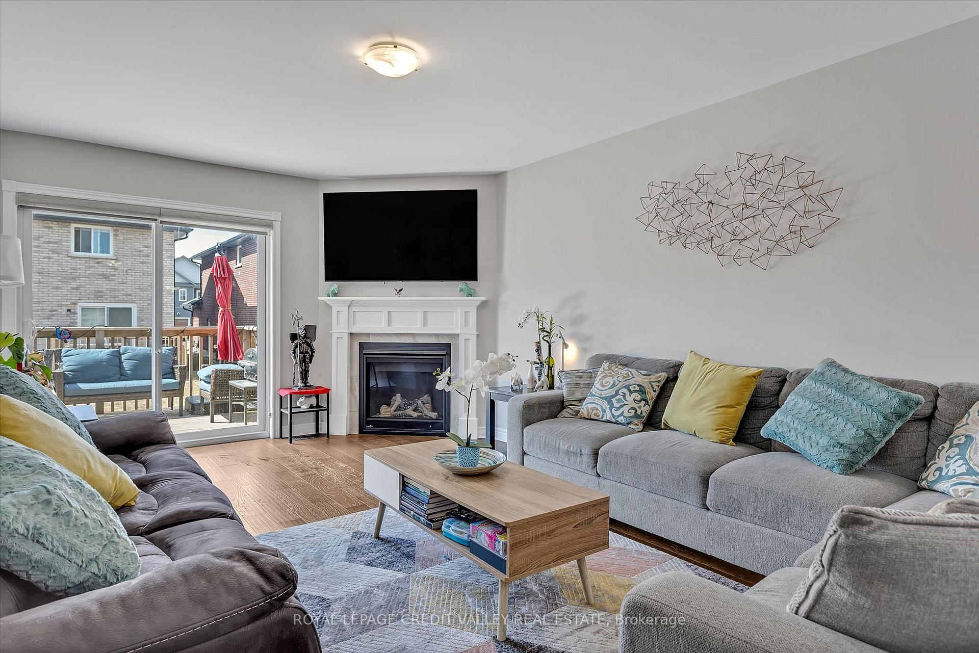 Photo 12 of 607 Lemay Grove E, Peterborough, Monaghan Ward 2 — HOMEH