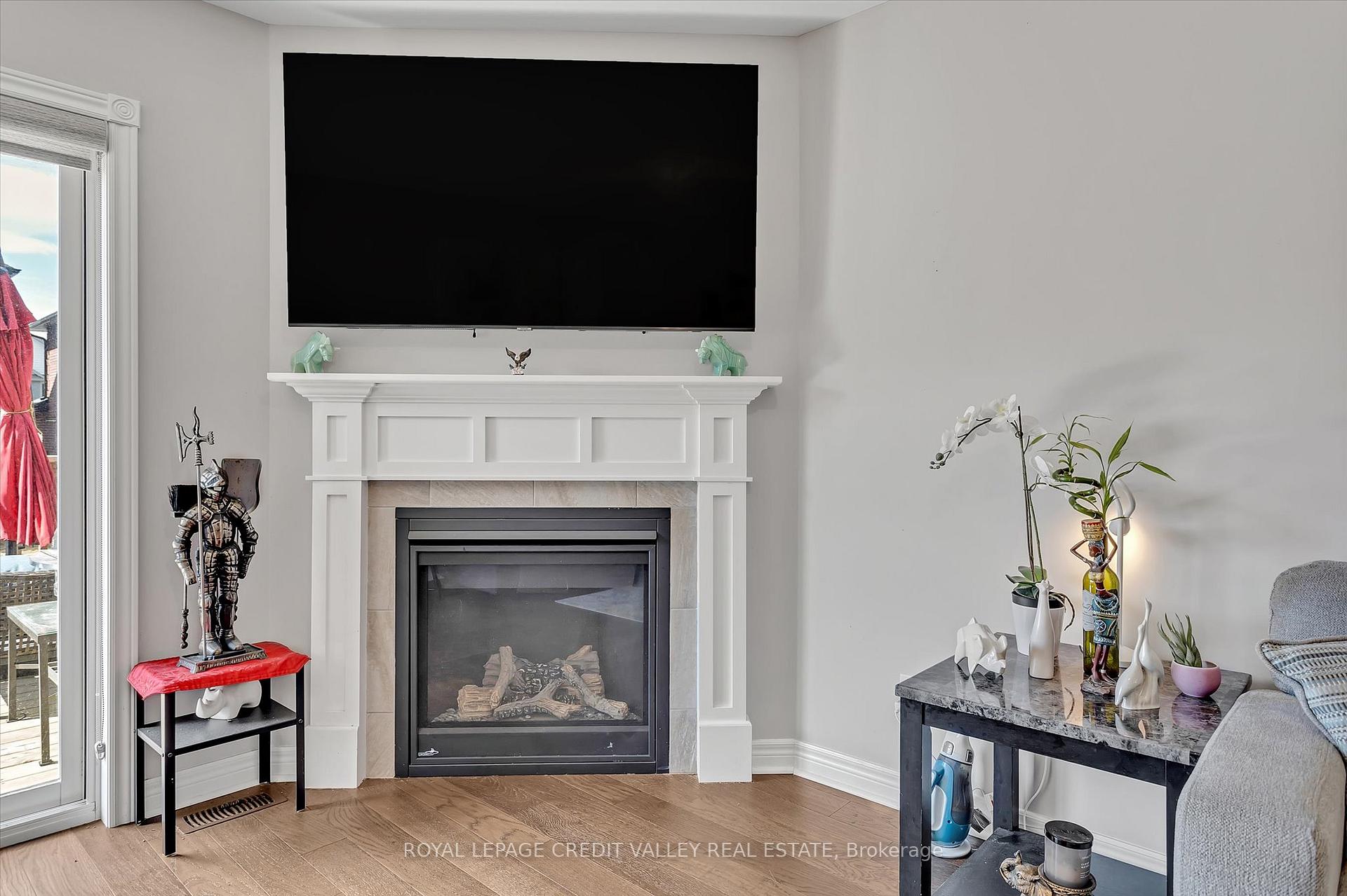 Photo 13 of 607 Lemay Grove E, Peterborough, Monaghan Ward 2 — HOMEH