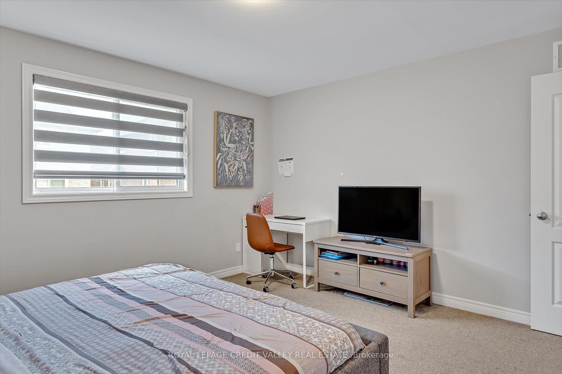 Photo 17 of 607 Lemay Grove E, Peterborough, Monaghan Ward 2 — HOMEH