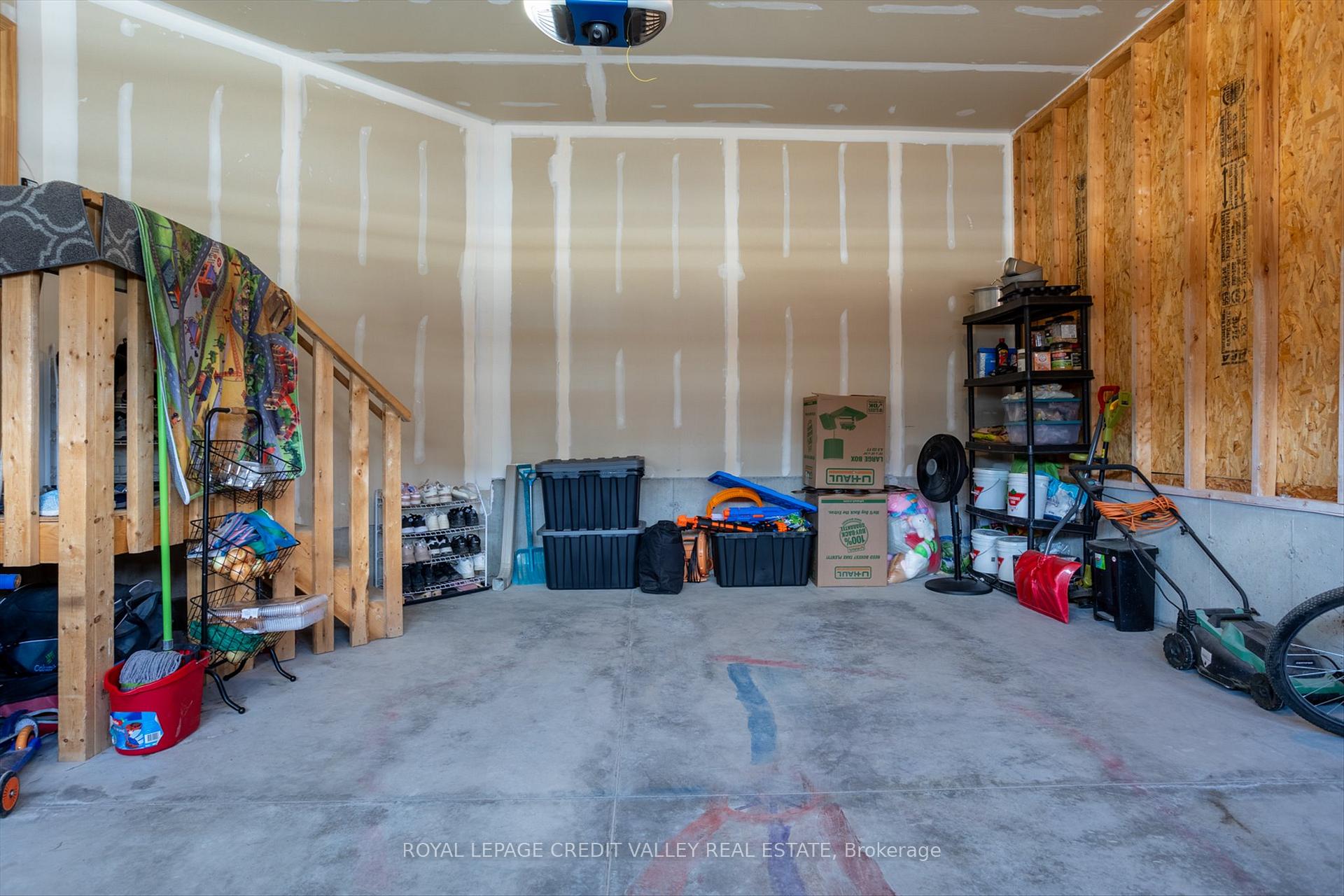 Photo 31 of 607 Lemay Grove E, Peterborough, Monaghan Ward 2 — HOMEH