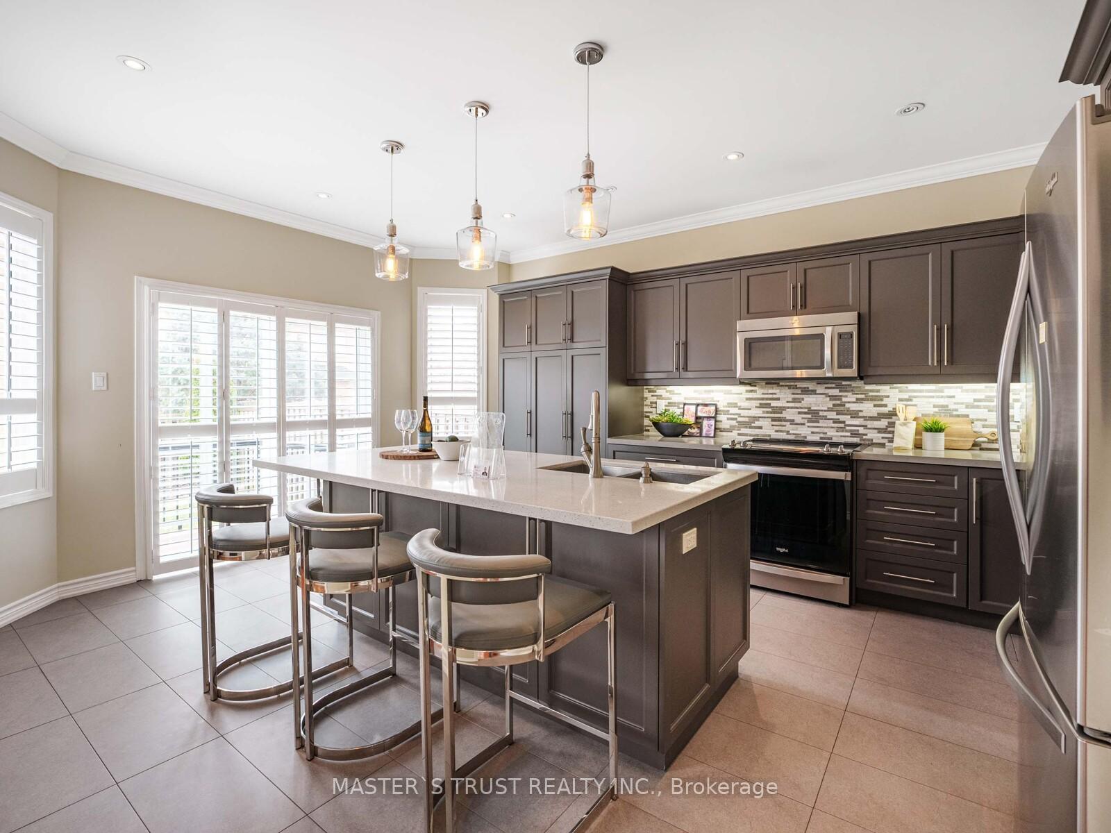 Photo 13 of 166 Ellis Crescent, Milton, Dempsey — HOMEH