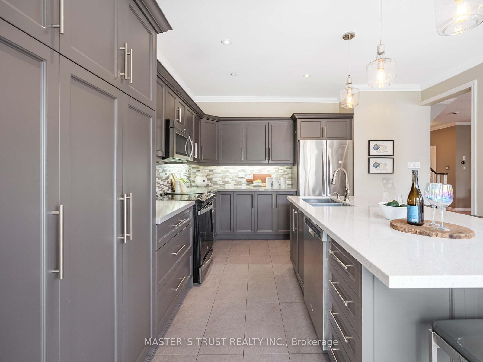 Photo 15 of 166 Ellis Crescent, Milton, Dempsey — HOMEH