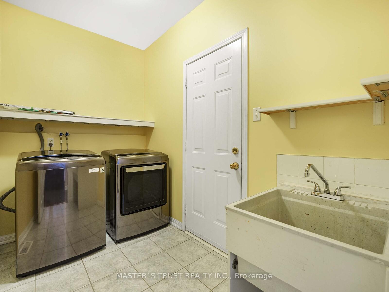 Photo 28 of 166 Ellis Crescent, Milton, Dempsey — HOMEH