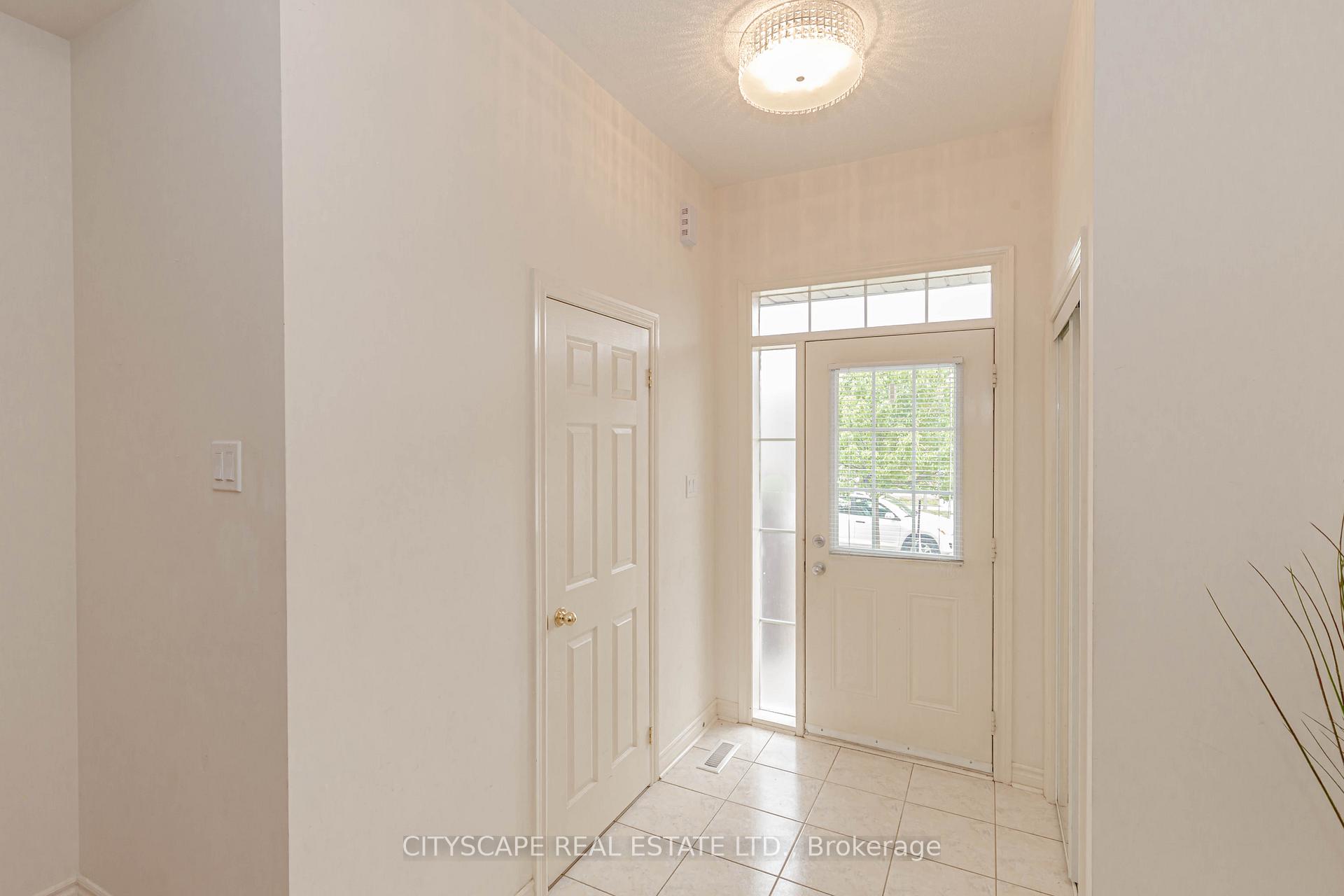 Photo 5 of 334 Hobbs Crescent, Milton, Clarke — HOMEH