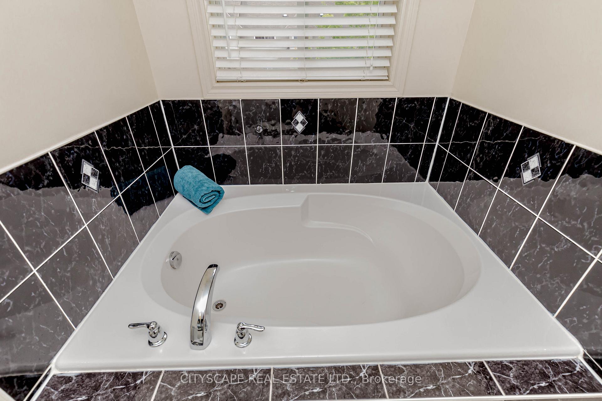 Photo 23 of 334 Hobbs Crescent, Milton, Clarke — HOMEH