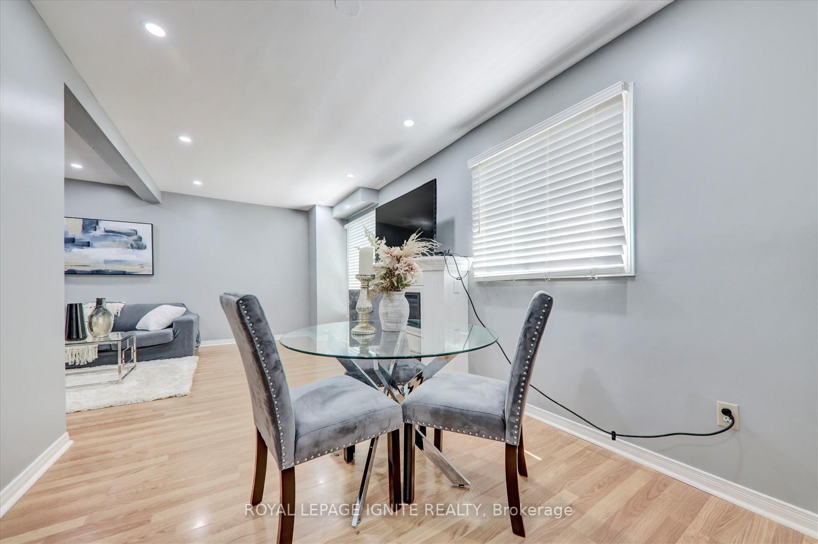 Photo 10 of 1007 Maury Crescent, Pickering, Liverpool — HOMEH
