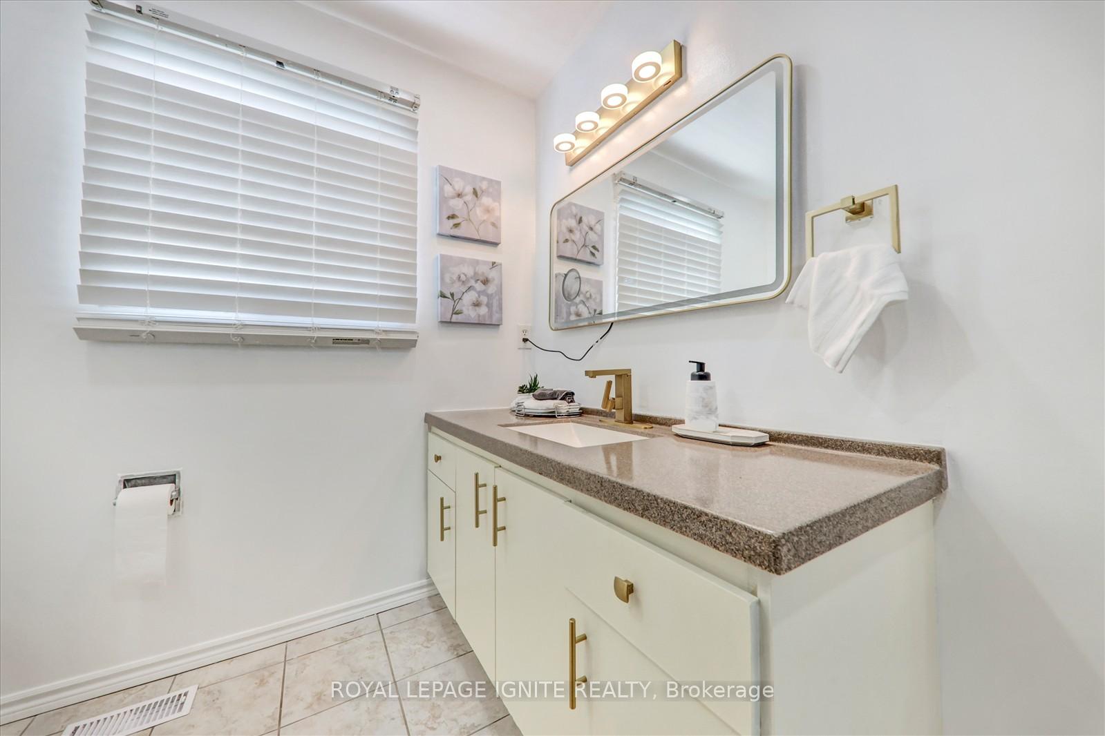 Photo 34 of 1007 Maury Crescent, Pickering, Liverpool — HOMEH