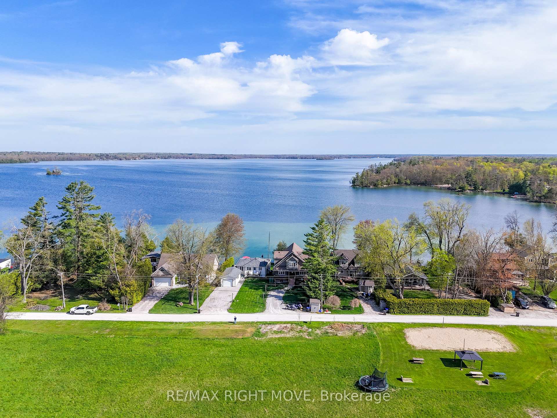 Photo 4 of 3752 Portage Bay Road, Ramara, Rural Ramara — HOMEH
