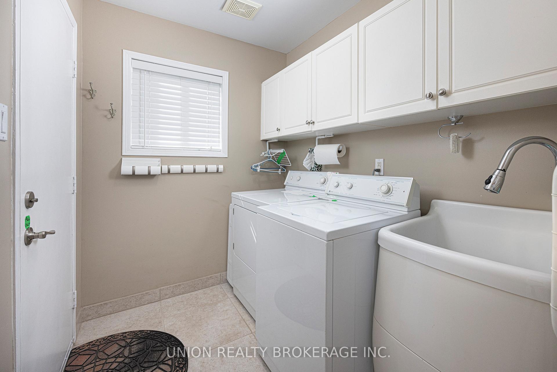 Photo 8 of 1748 Autumn Crescent, Pickering, Amberlea — HOMEH