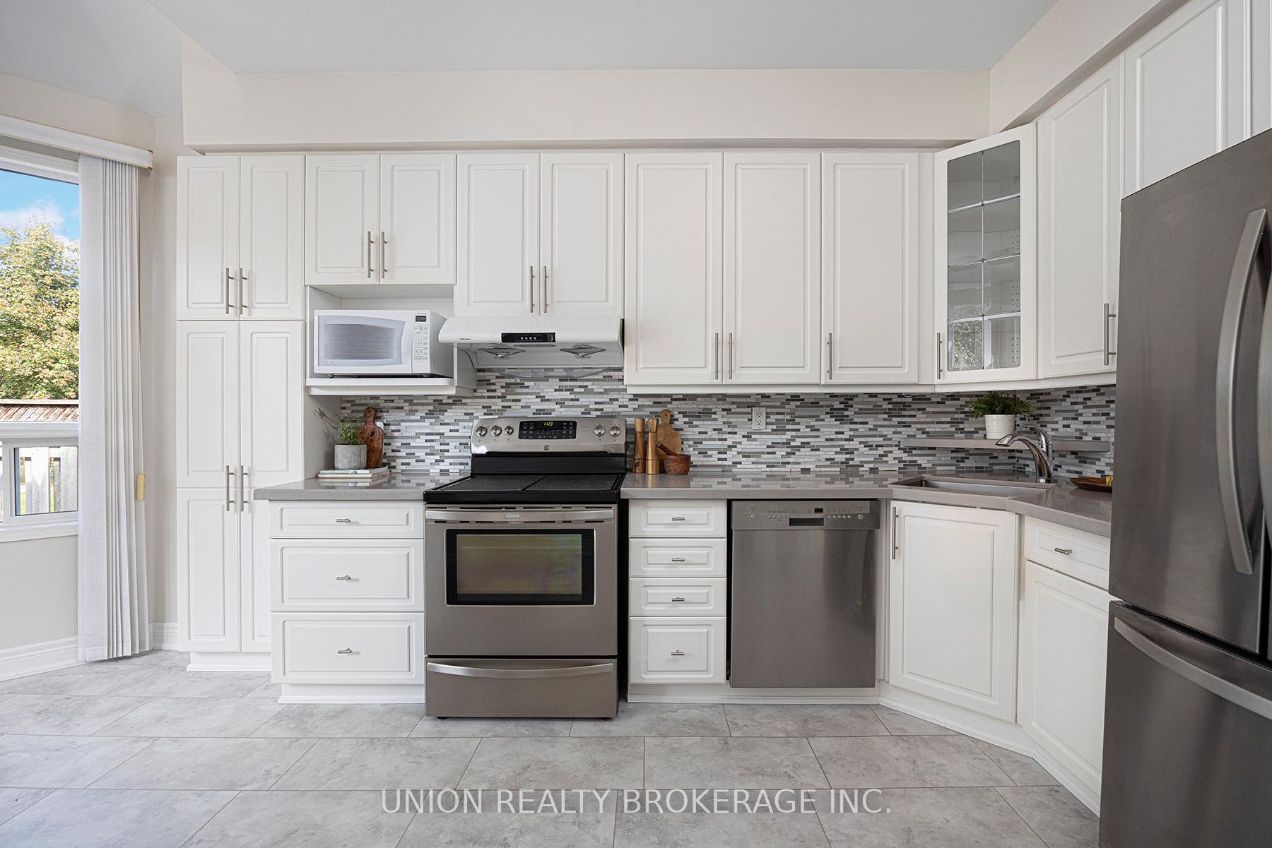 Photo 13 of 1748 Autumn Crescent, Pickering, Amberlea — HOMEH