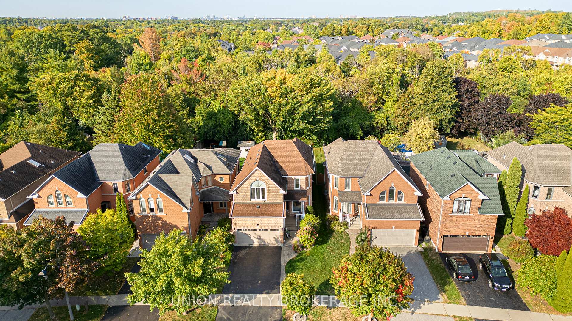 Photo 36 of 1748 Autumn Crescent, Pickering, Amberlea — HOMEH