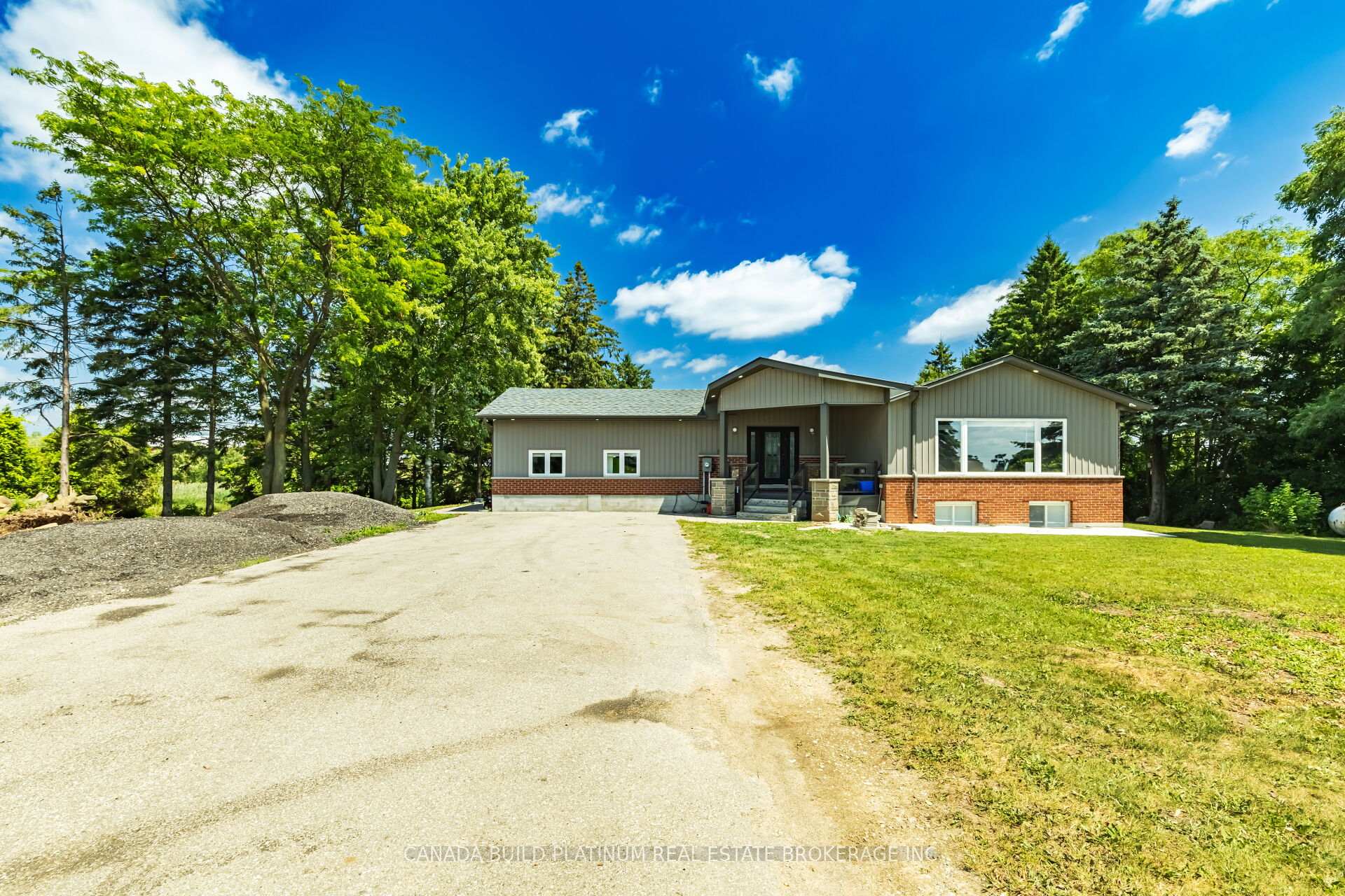 Front of 4119 Highway 6 Road