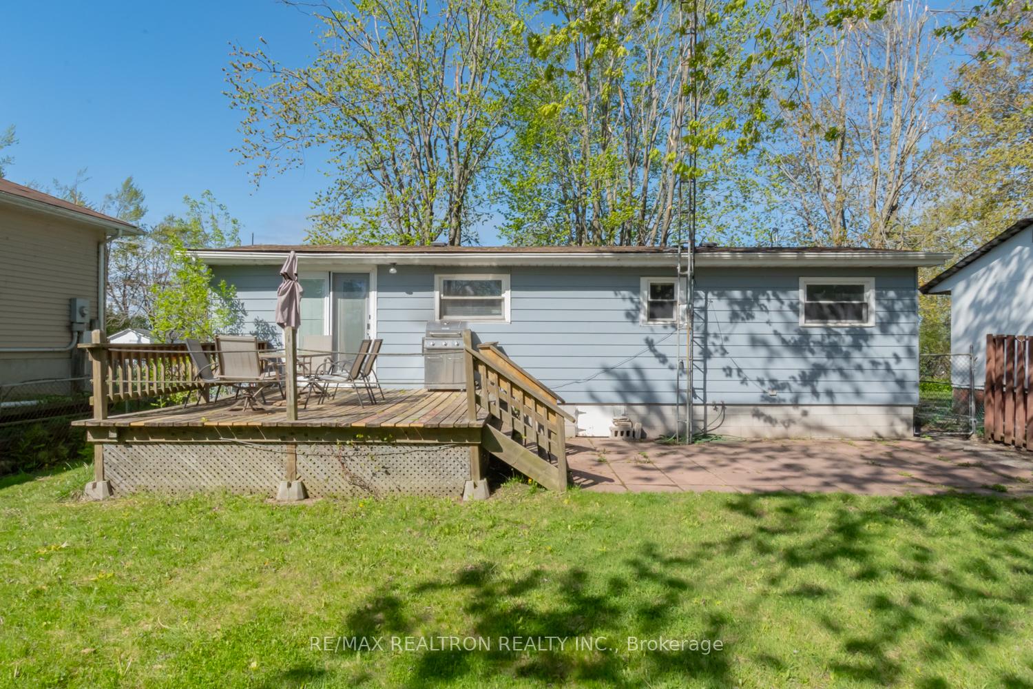 Photo 3 of 31 Lake Avenue, Ramara, Rural Ramara — HOMEH