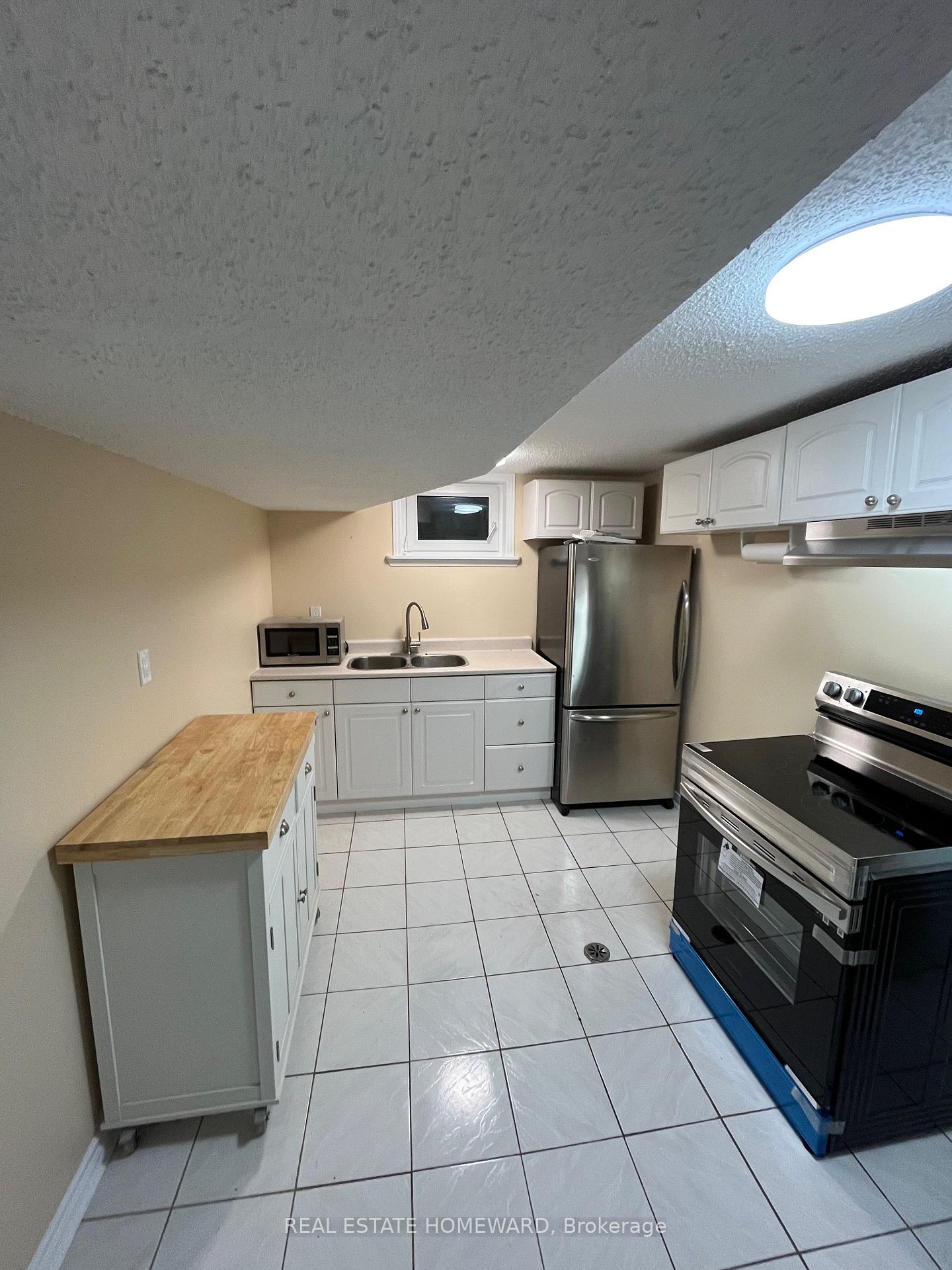 Photo 7 of Unit Basement, 810 Sanok Drive, Pickering, West Shore — HOMEH