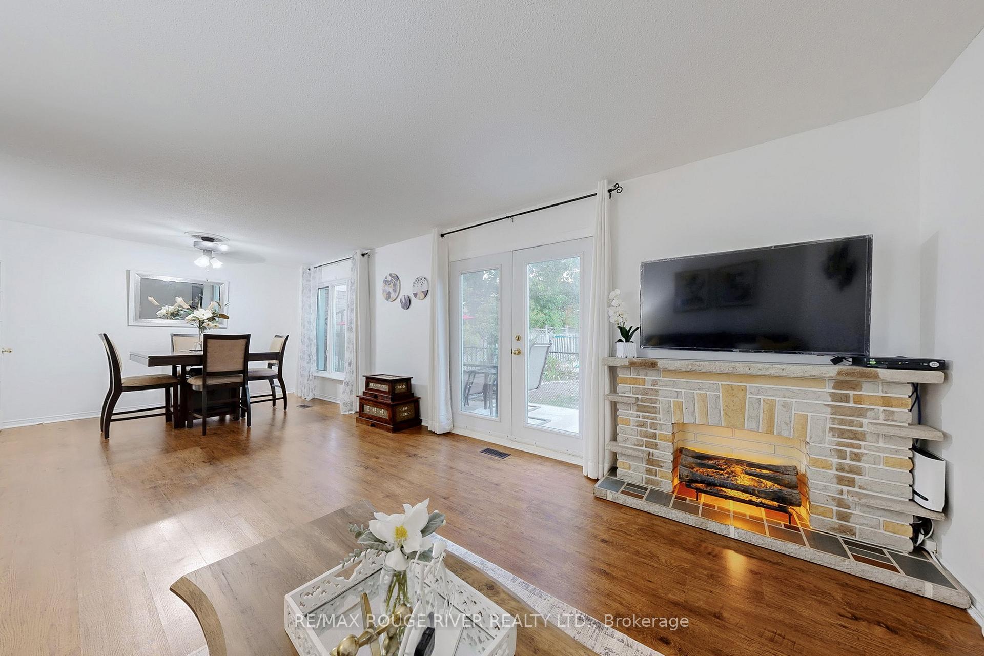 Photo 8 of 1865 Cricket Lane, Pickering, Amberlea — HOMEH
