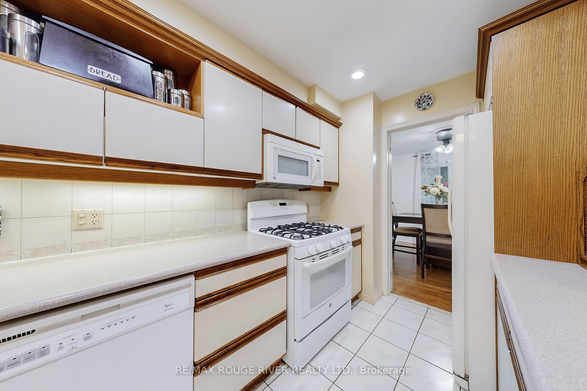 Photo 15 of 1865 Cricket Lane, Pickering, Amberlea — HOMEH