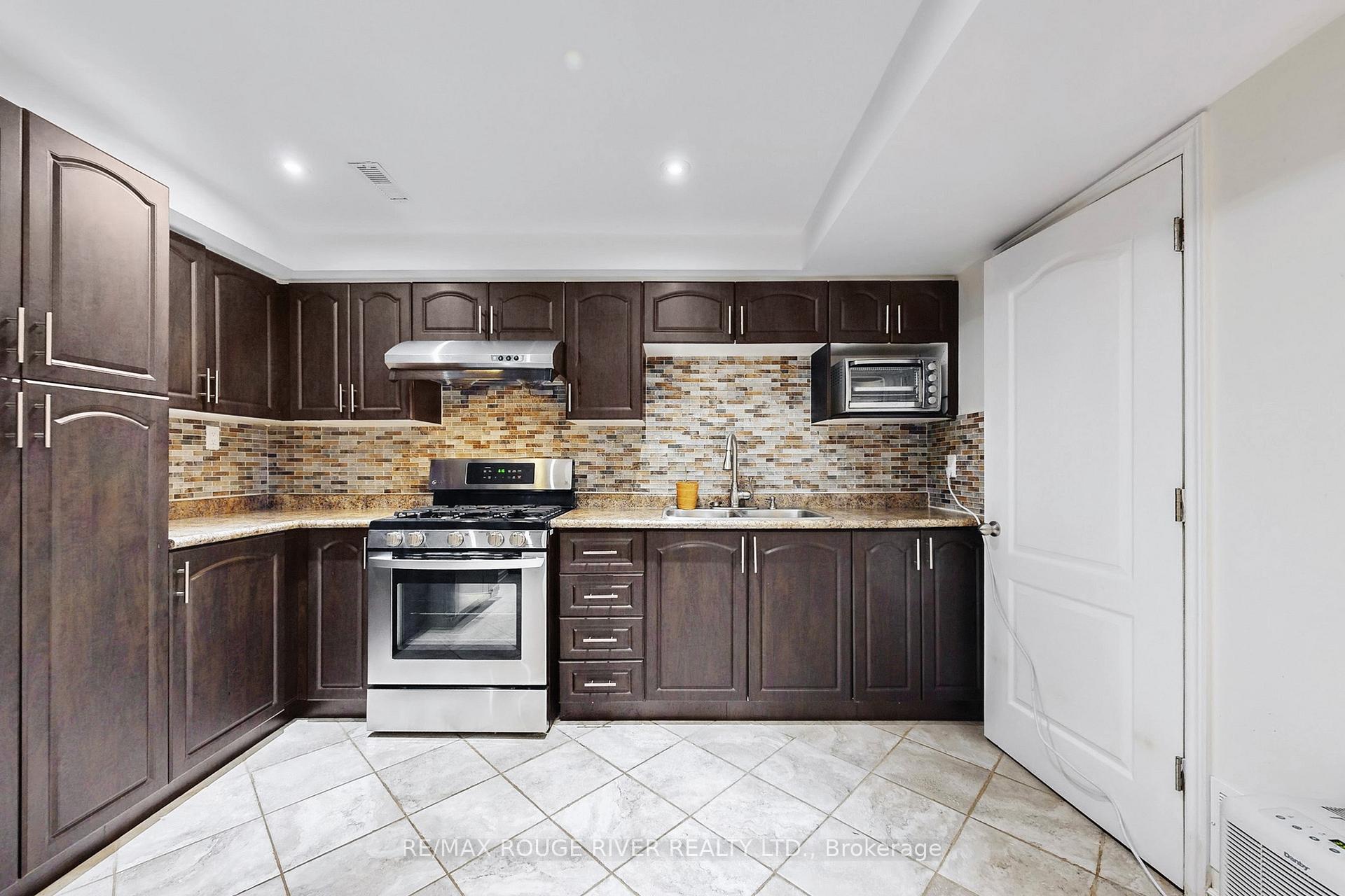 Photo 31 of 1865 Cricket Lane, Pickering, Amberlea — HOMEH