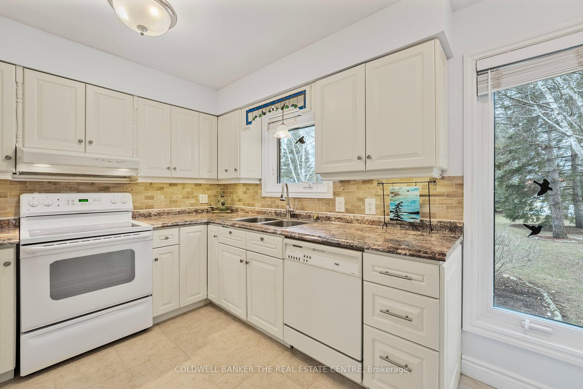 Photo 11 of 148 Bayshore Drive, Ramara, Brechin — HOMEH