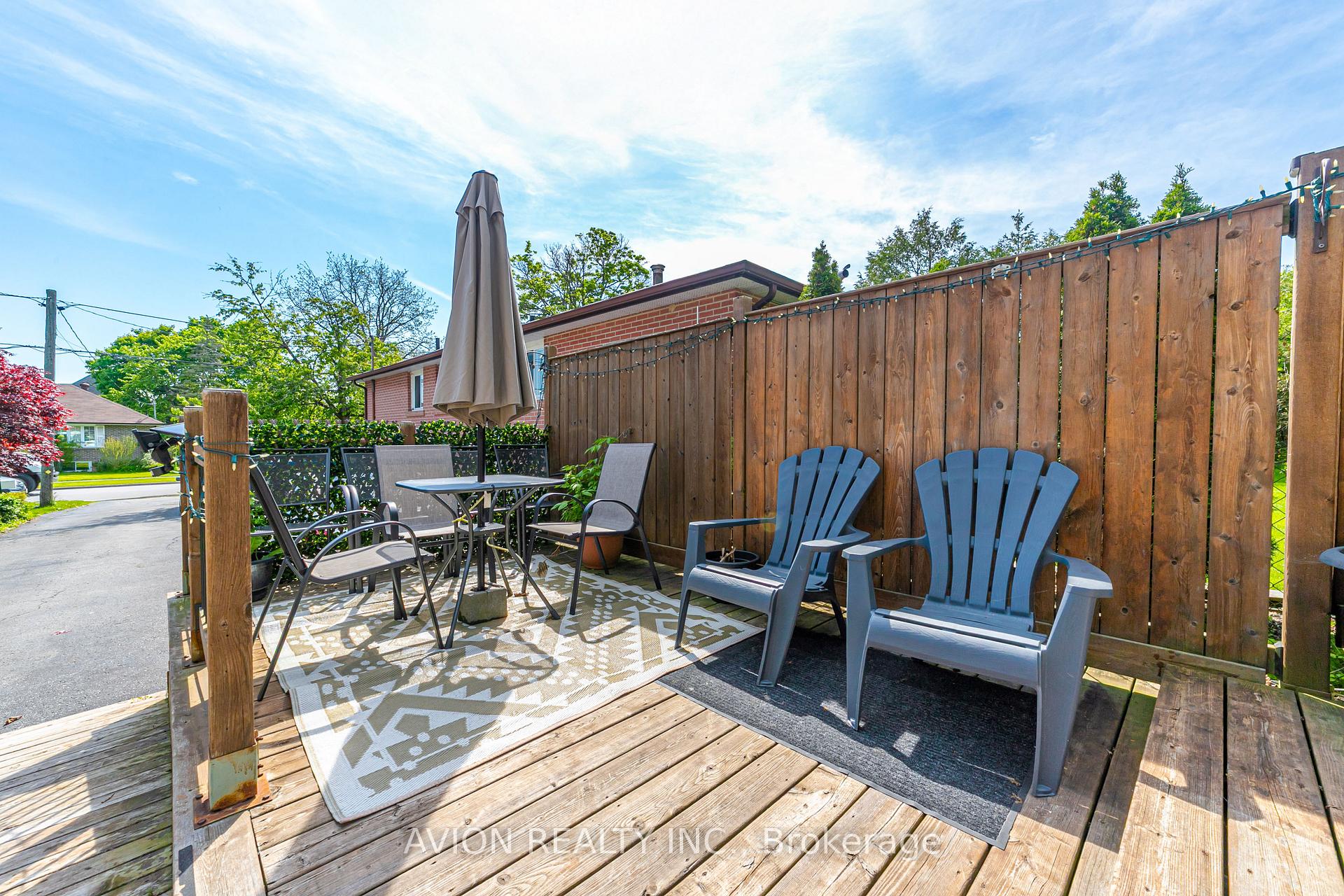 Photo 3 of 738 Hillcrest Road, Pickering, West Shore — HOMEH
