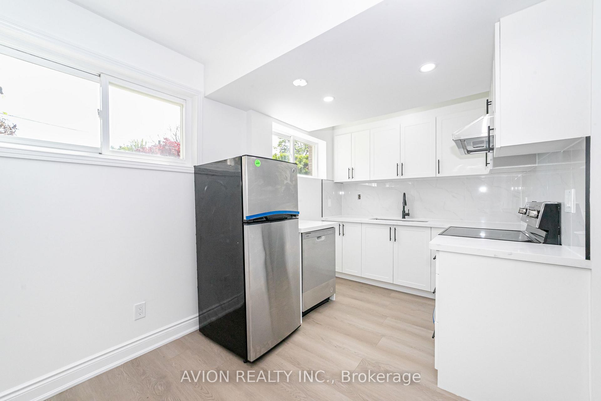 Photo 4 of 738 Hillcrest Road, Pickering, West Shore — HOMEH