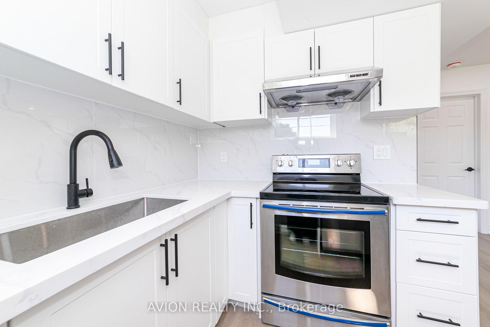 Photo 5 of 738 Hillcrest Road, Pickering, West Shore — HOMEH