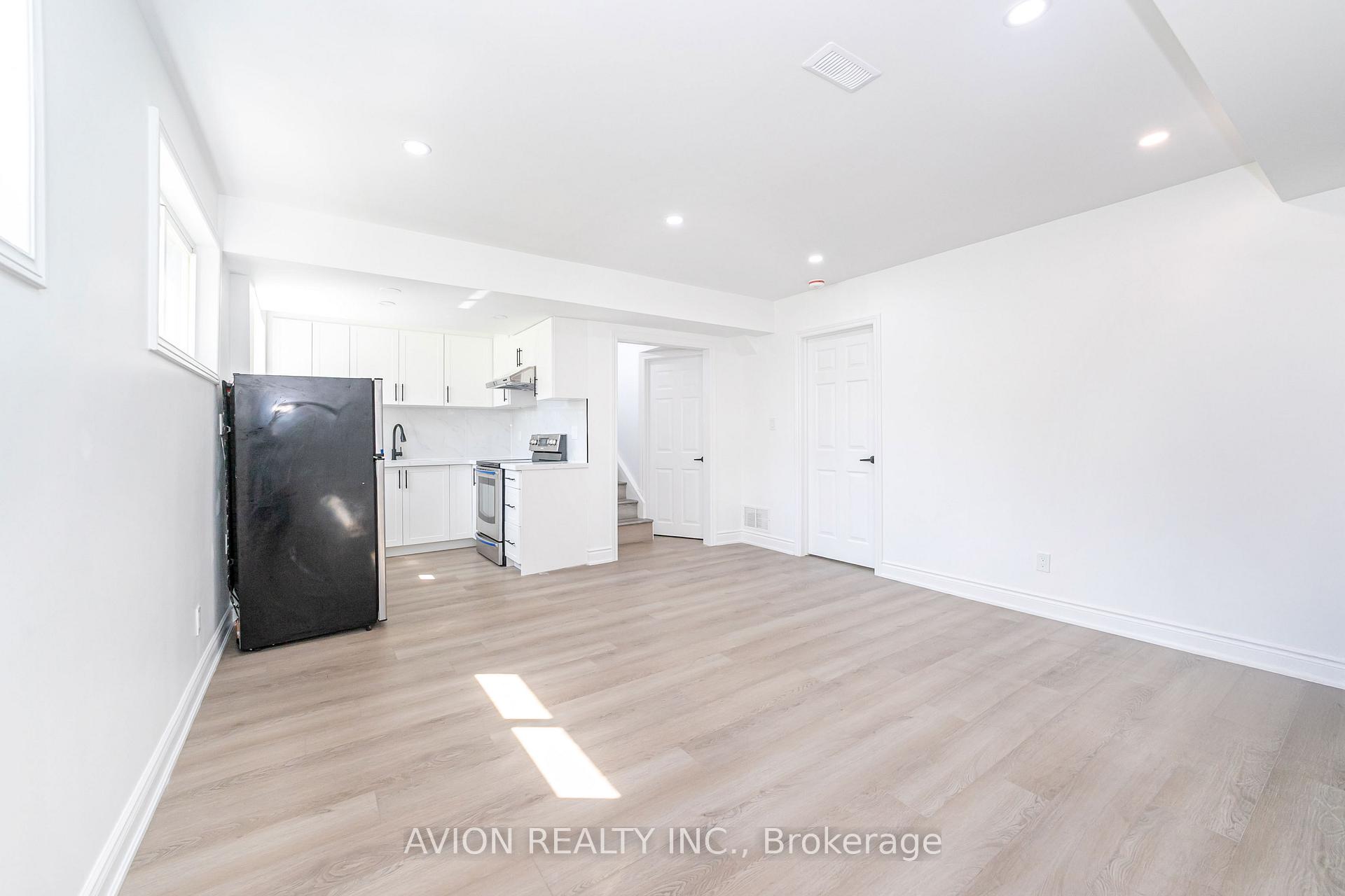 Photo 7 of 738 Hillcrest Road, Pickering, West Shore — HOMEH
