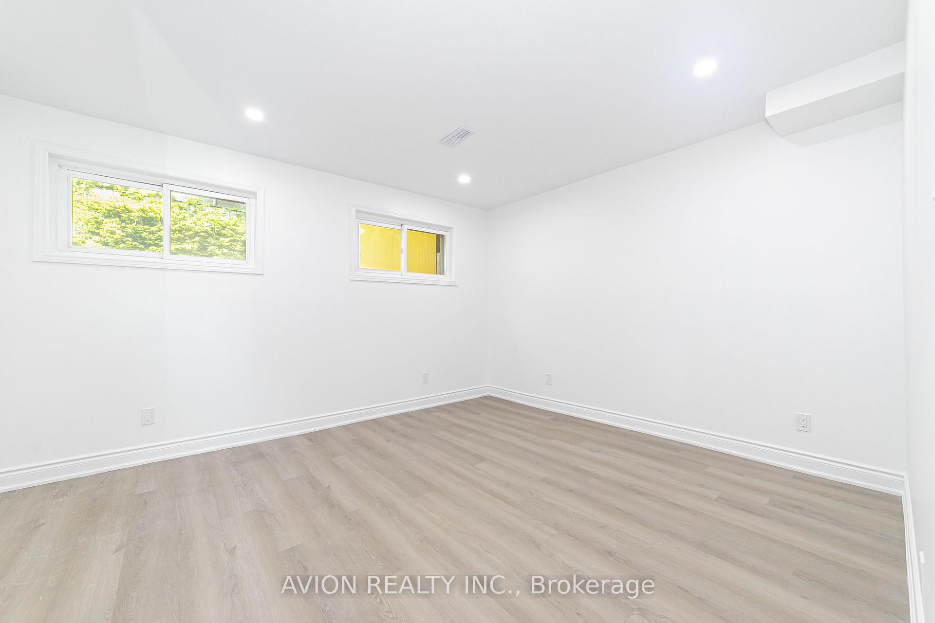 Photo 8 of 738 Hillcrest Road, Pickering, West Shore — HOMEH