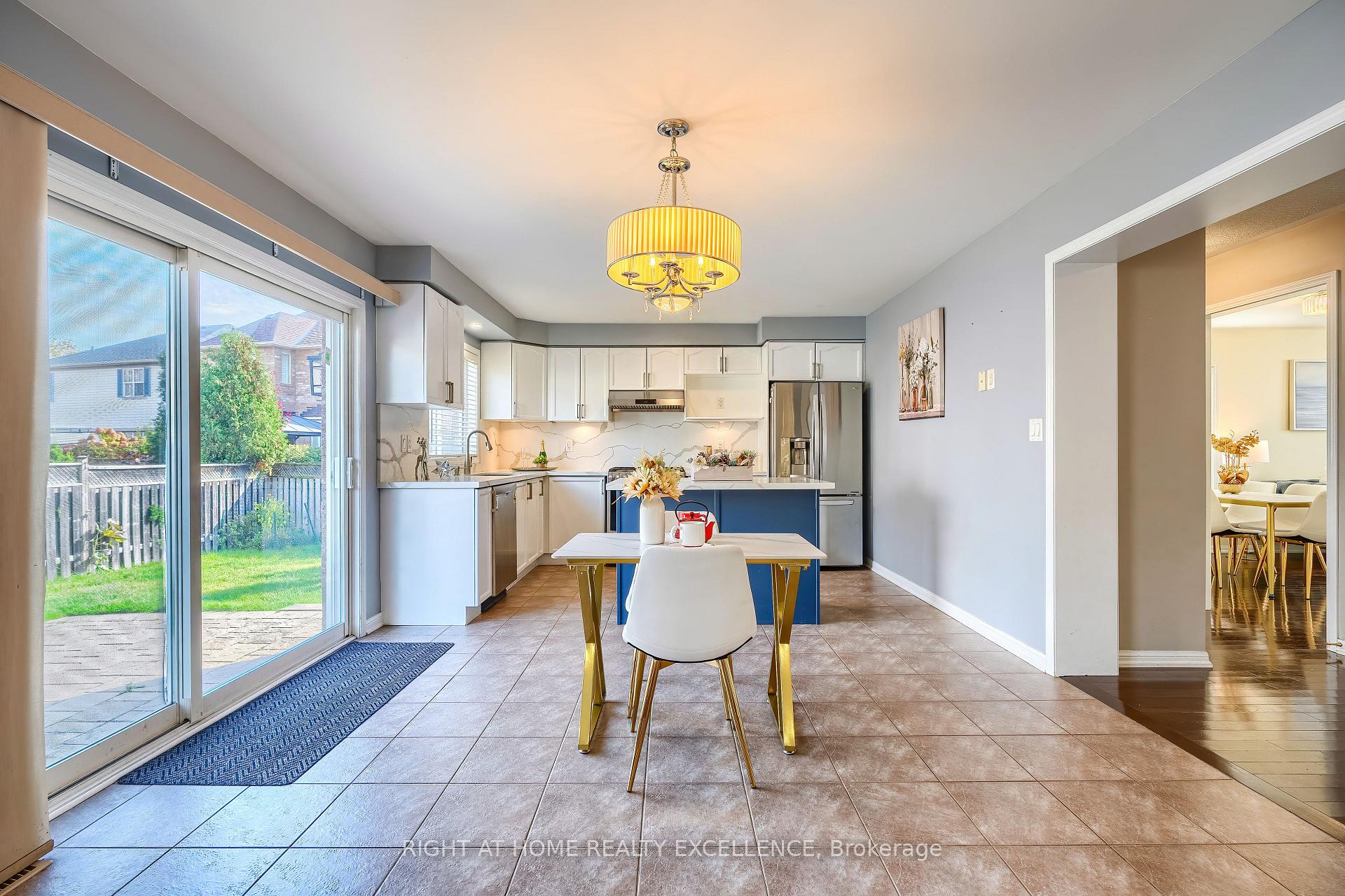 Photo 13 of 656 Brothers Crescent, Milton, Coates — HOMEH