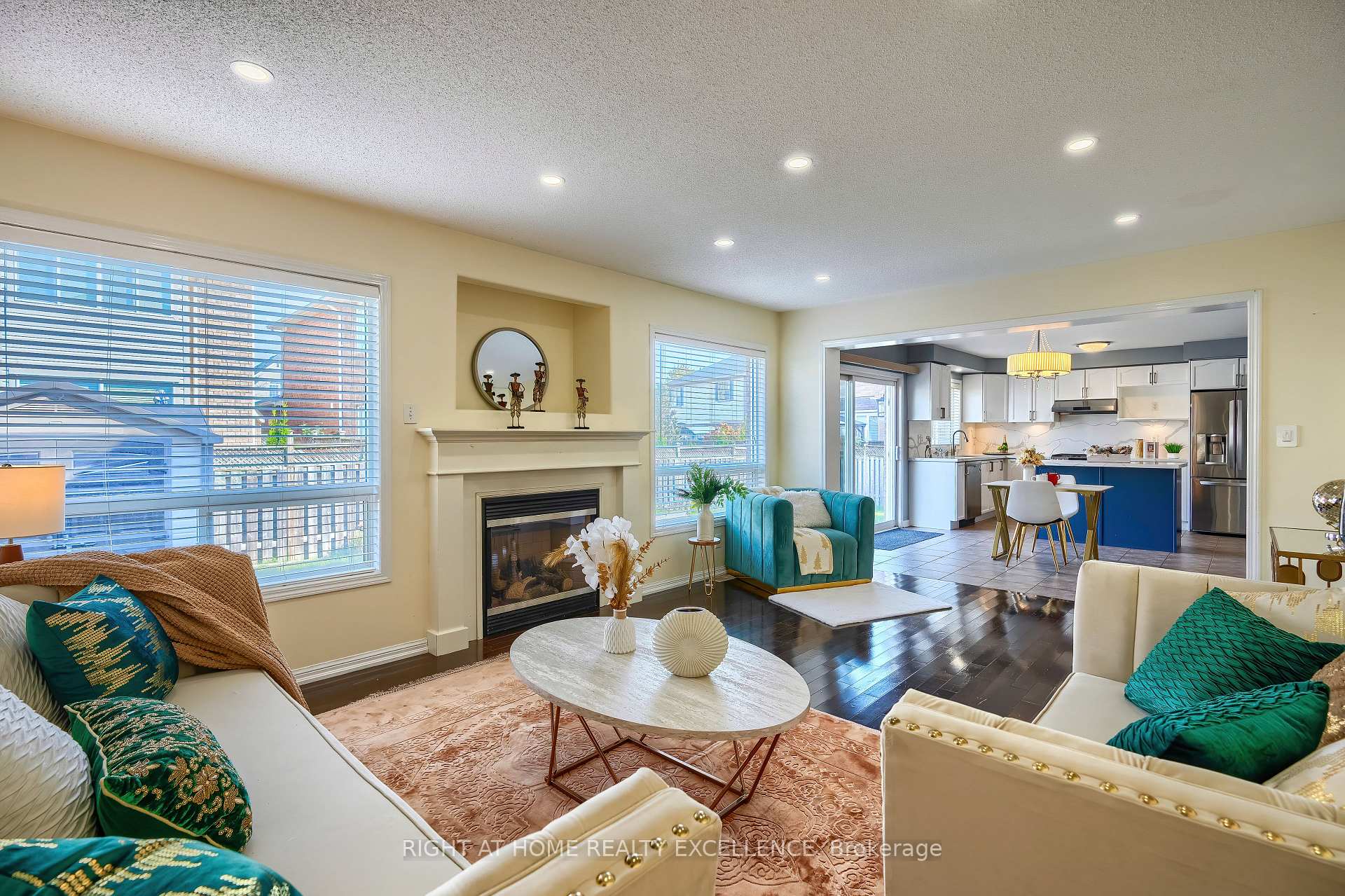 Photo 25 of 656 Brothers Crescent, Milton, Coates — HOMEH