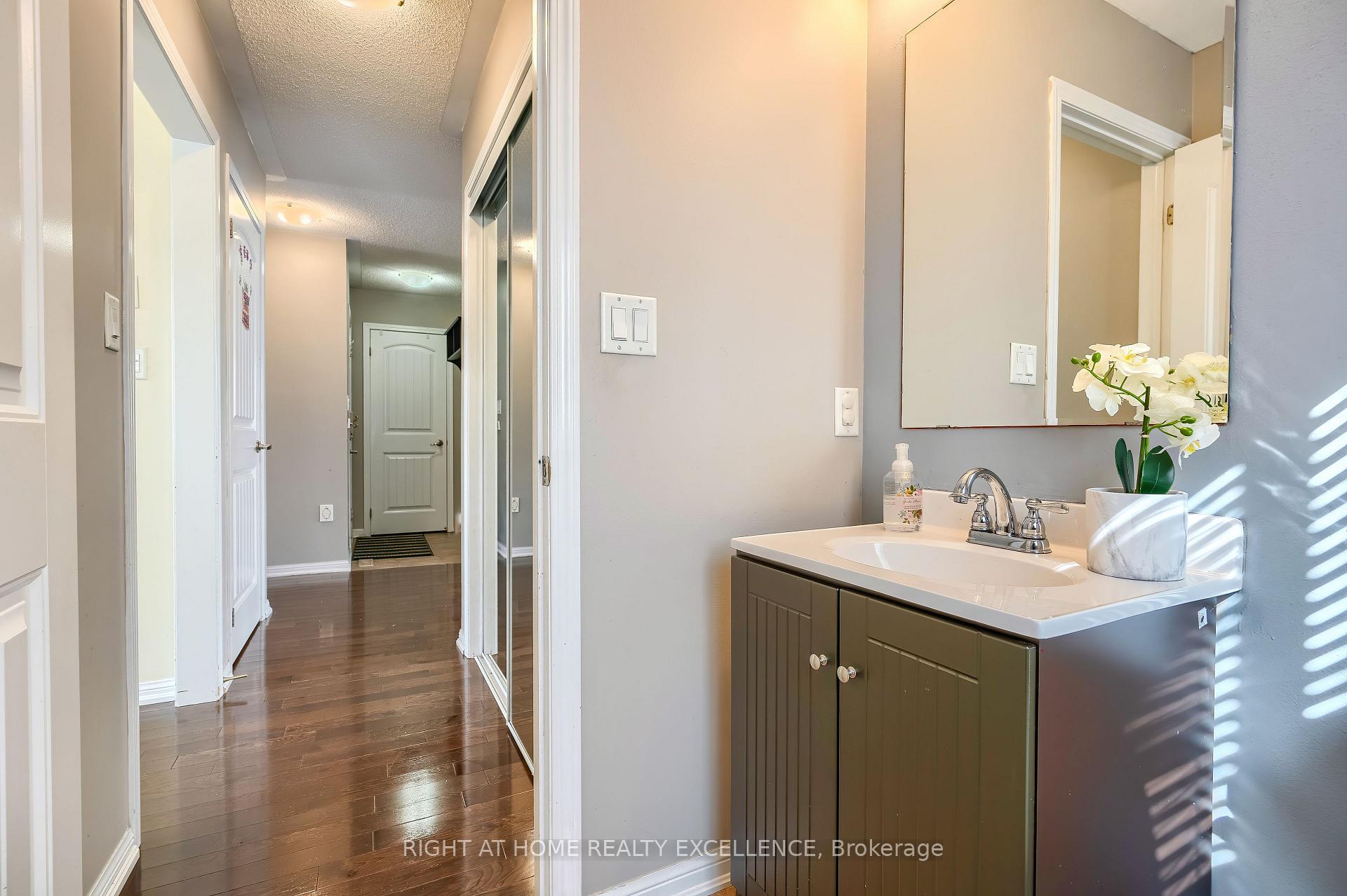 Photo 28 of 656 Brothers Crescent, Milton, Coates — HOMEH