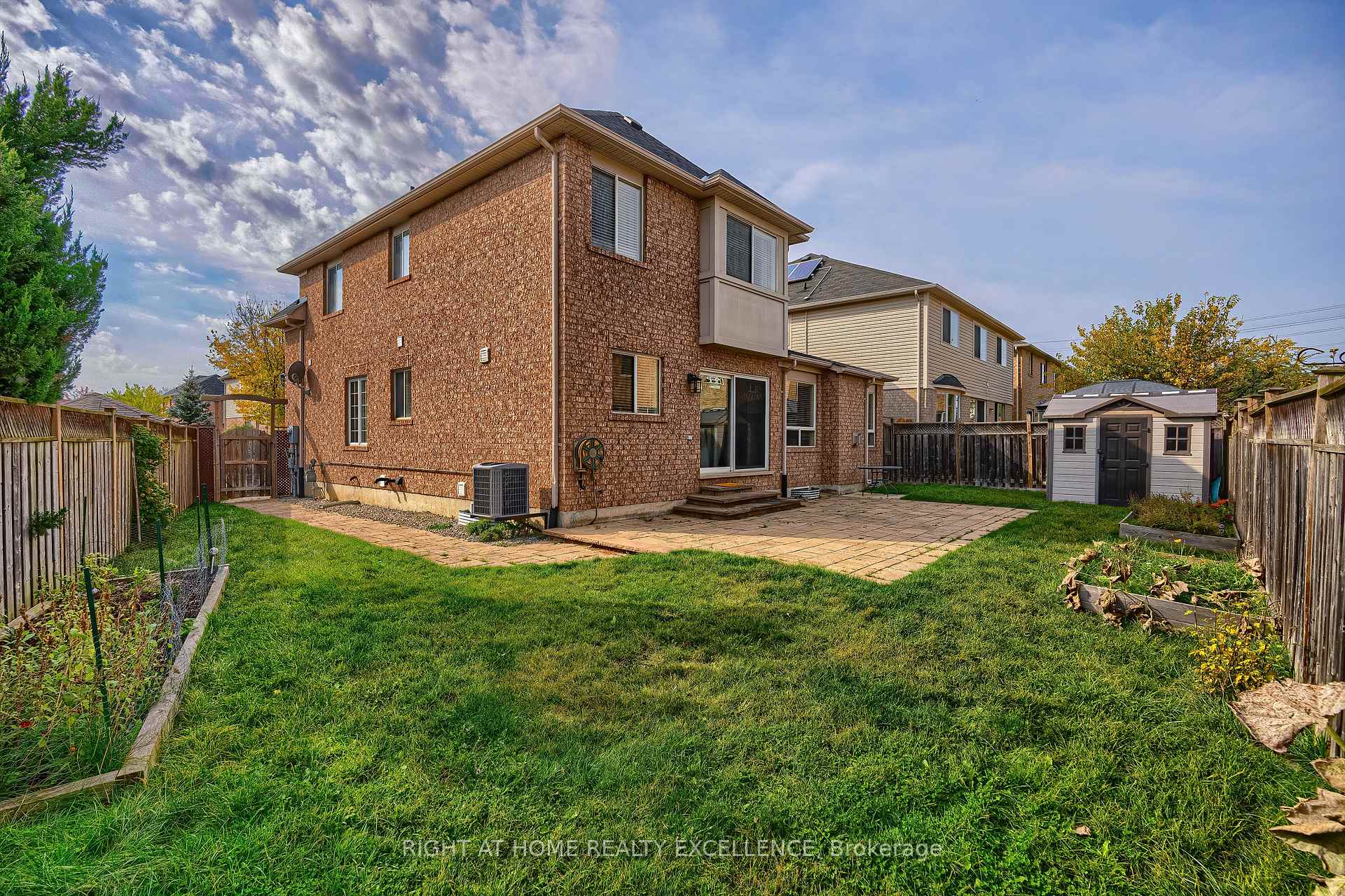 Photo 50 of 656 Brothers Crescent, Milton, Coates — HOMEH
