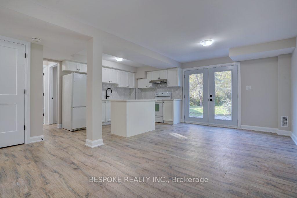 Front of Unit Basement, 370 Colonsay Court