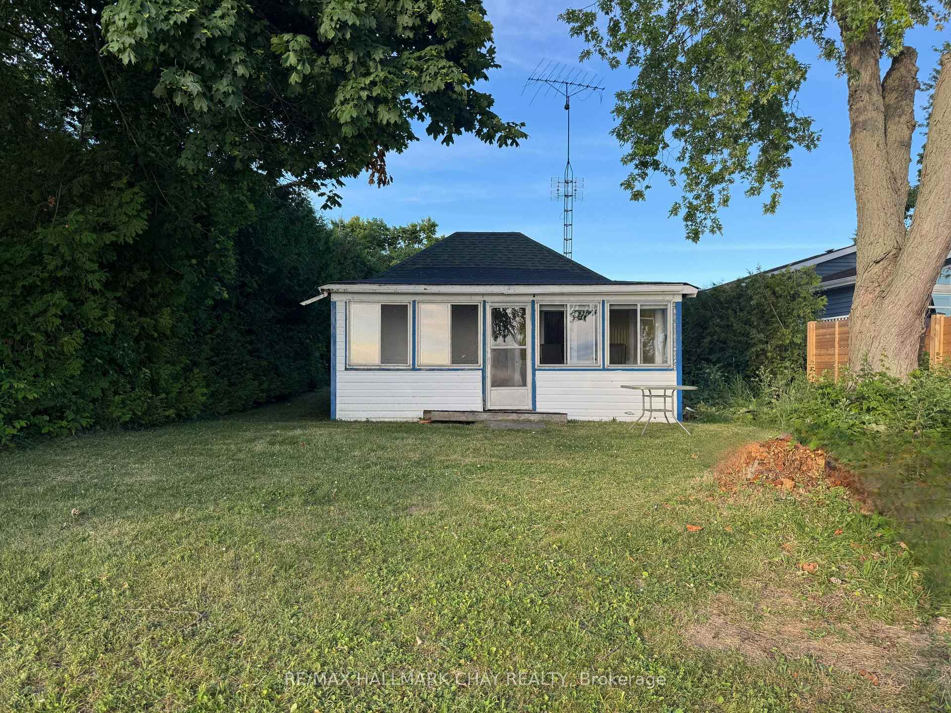 Photo 5 of 2196 Lakeshore Drive, Ramara, Rural Ramara — HOMEH