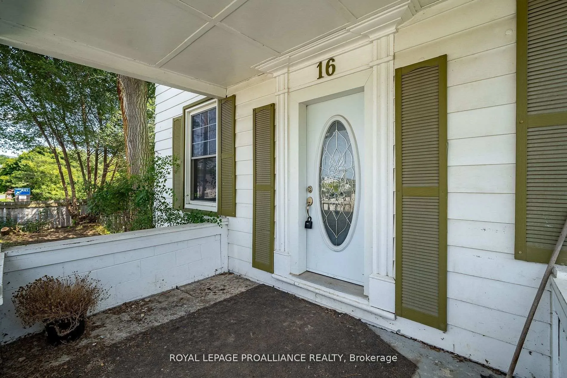 Photo 4 of 16 Bridge Street, Prince Edward County, Picton Ward — HOMEH