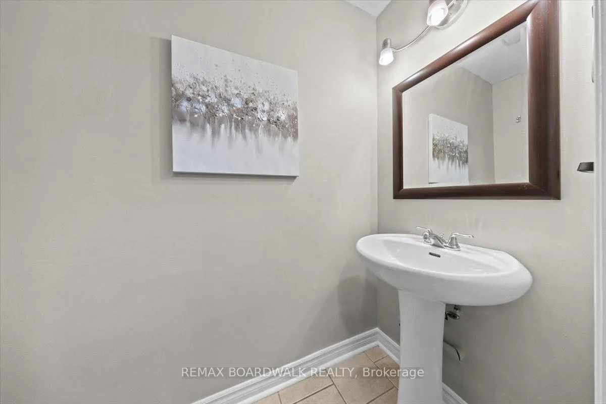 Photo 5 of Unit E, 278 Dalehurst Drive E, Ottawa, Tanglewood — HOMEH