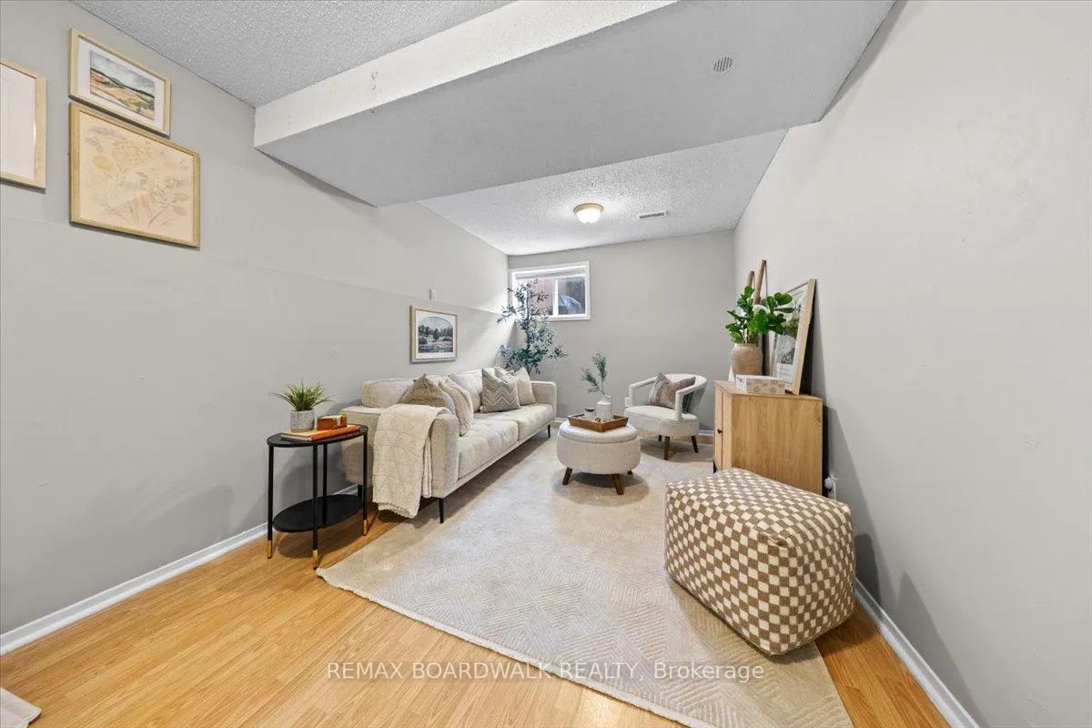 Photo 7 of Unit E, 278 Dalehurst Drive E, Ottawa, Tanglewood — HOMEH
