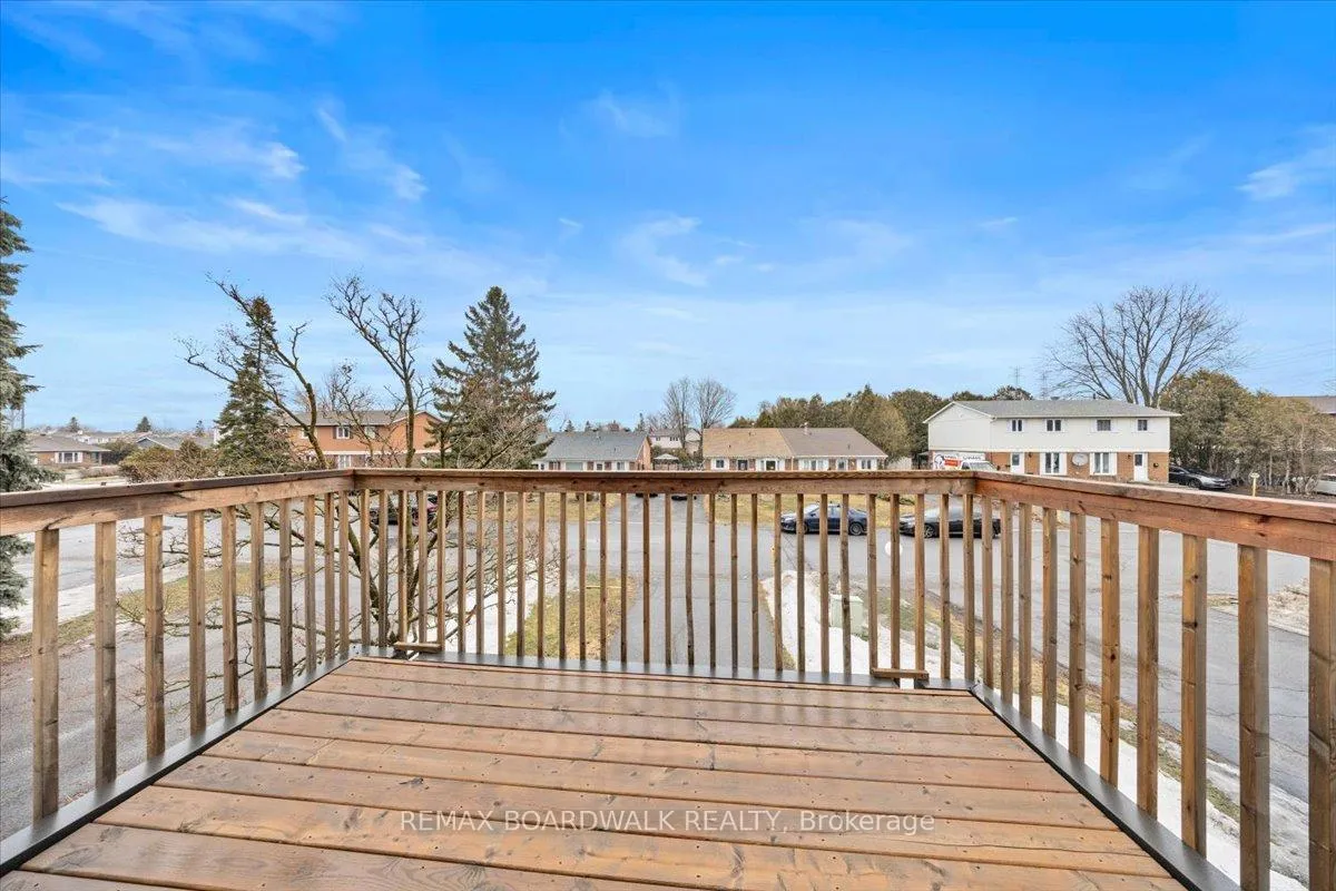 Photo 15 of Unit E, 278 Dalehurst Drive E, Ottawa, Tanglewood — HOMEH