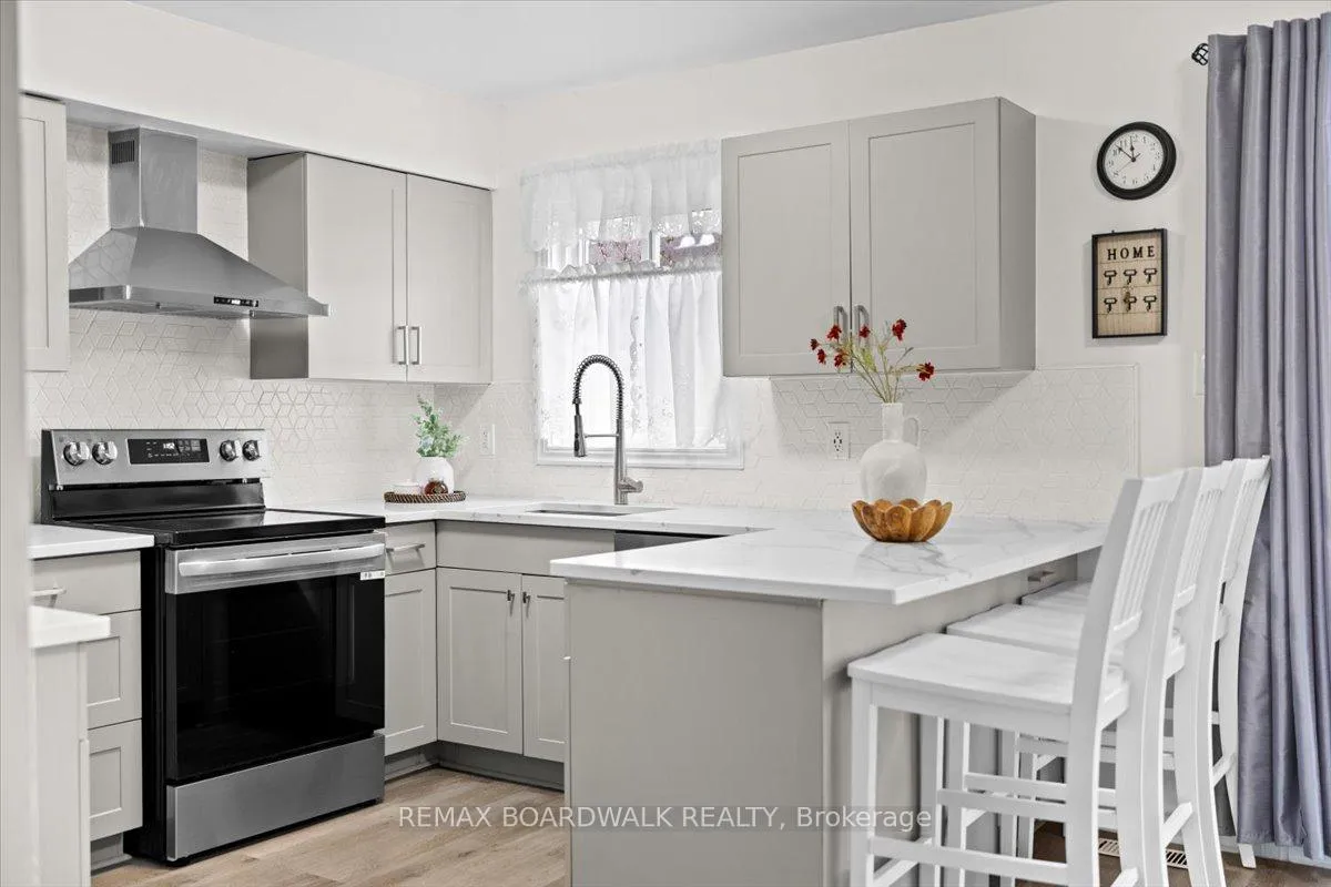 Photo 21 of Unit E, 278 Dalehurst Drive E, Ottawa, Tanglewood — HOMEH