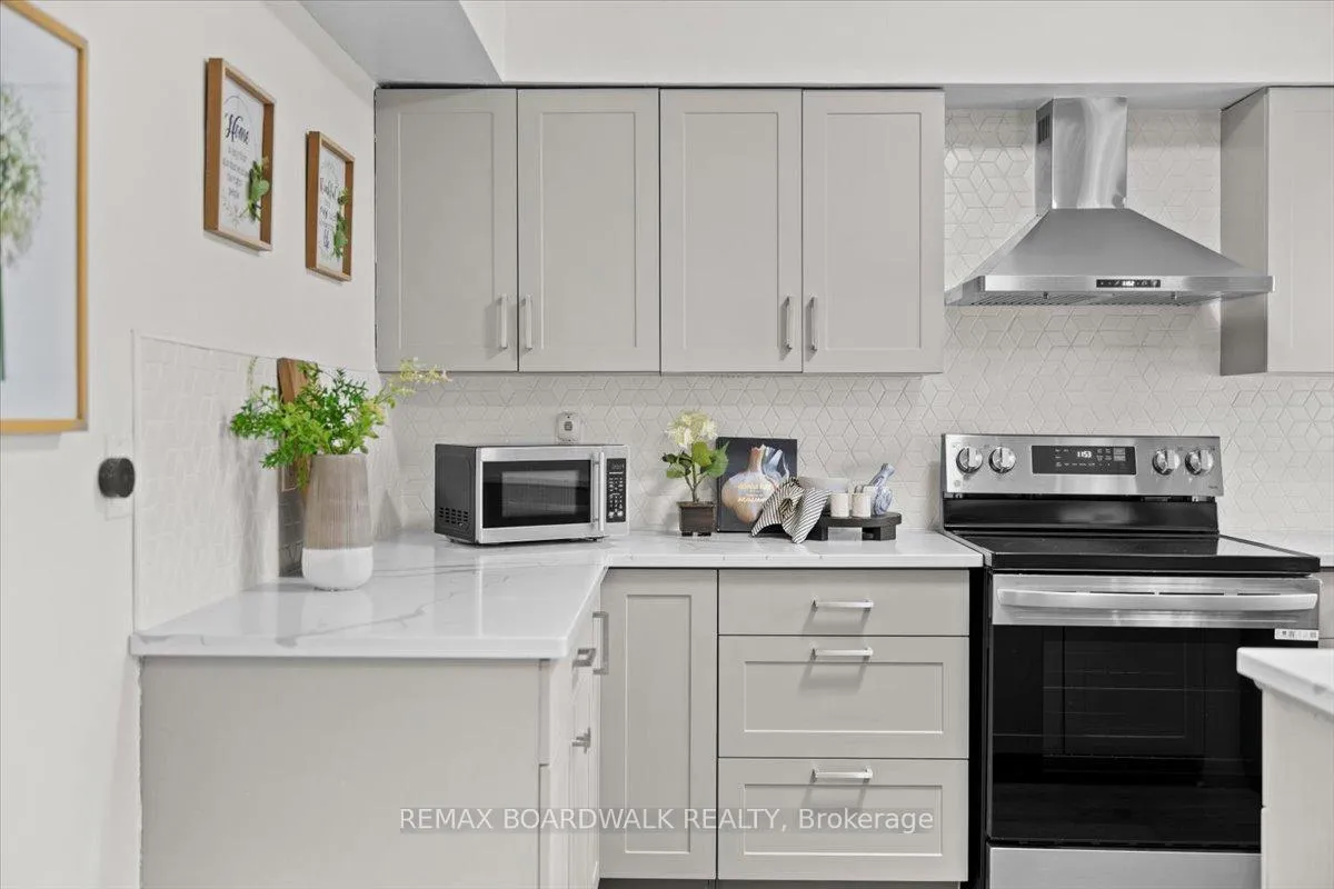 Photo 23 of Unit E, 278 Dalehurst Drive E, Ottawa, Tanglewood — HOMEH