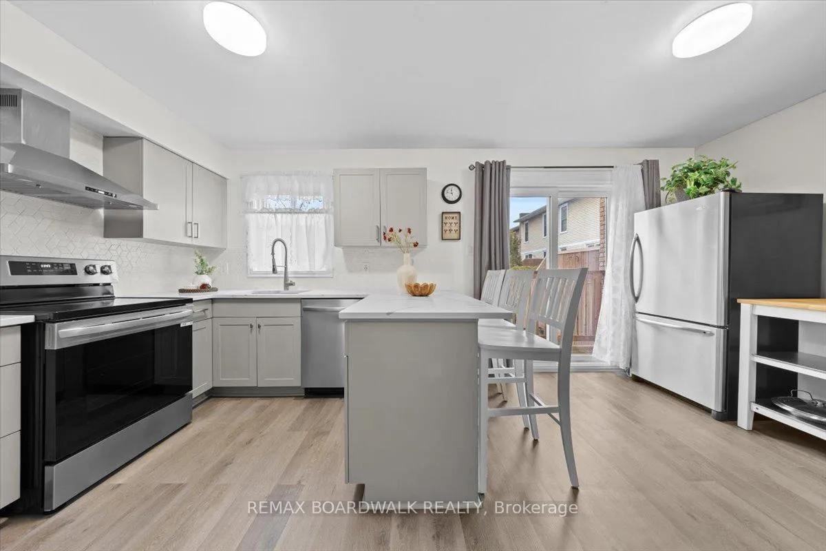 Photo 25 of Unit E, 278 Dalehurst Drive E, Ottawa, Tanglewood — HOMEH