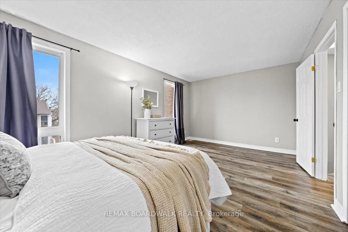 Photo 36 of Unit E, 278 Dalehurst Drive E, Ottawa, Tanglewood — HOMEH