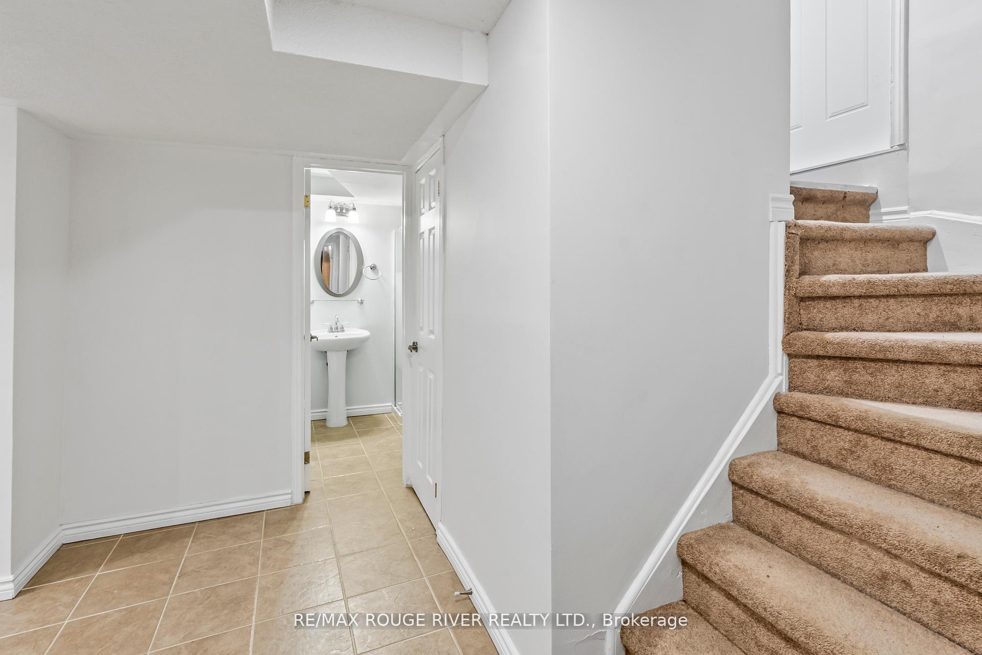 Photo 4 of 2292 Chapman Court, Pickering, Brock Ridge — HOMEH