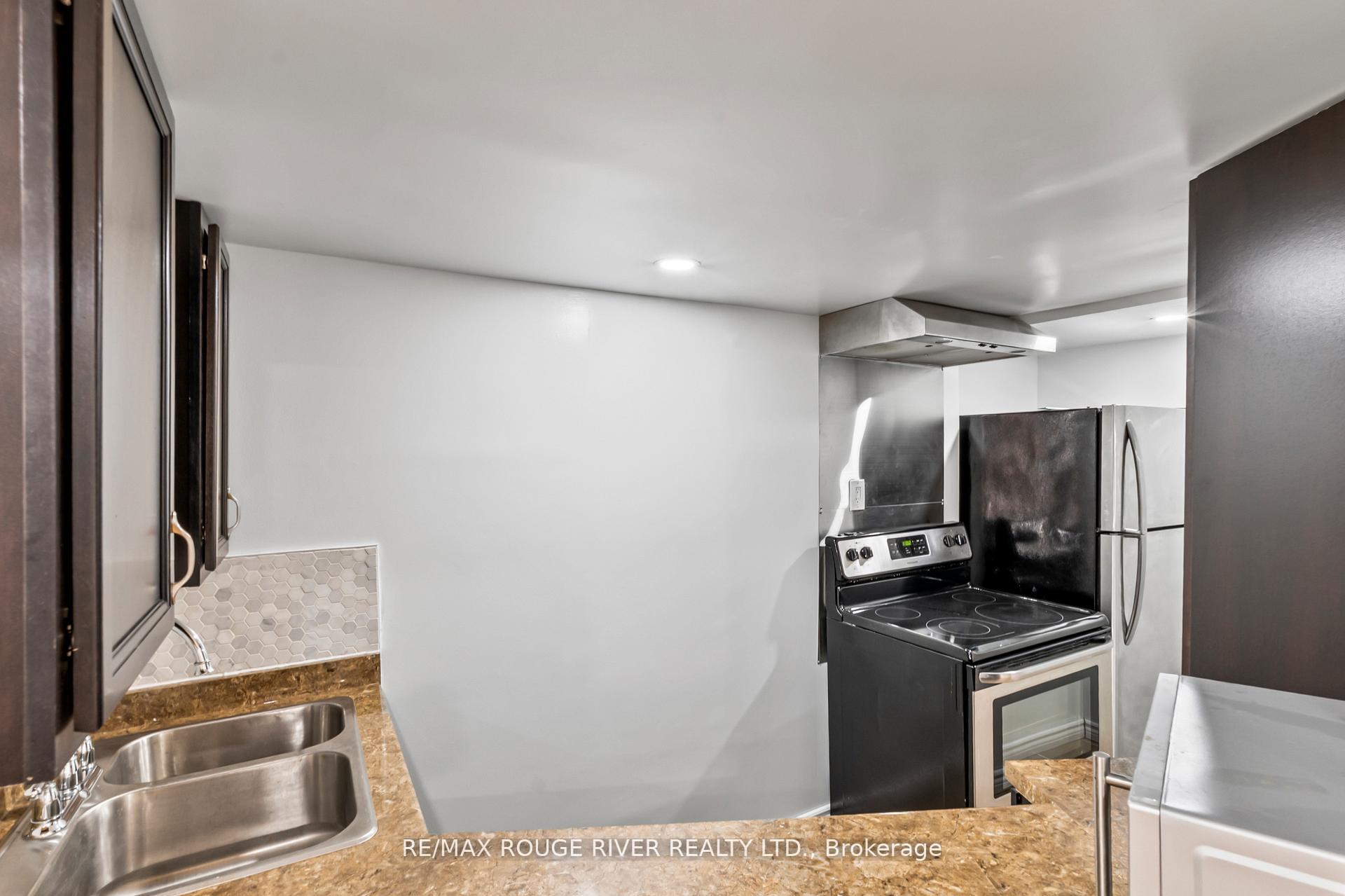 Photo 11 of 2292 Chapman Court, Pickering, Brock Ridge — HOMEH