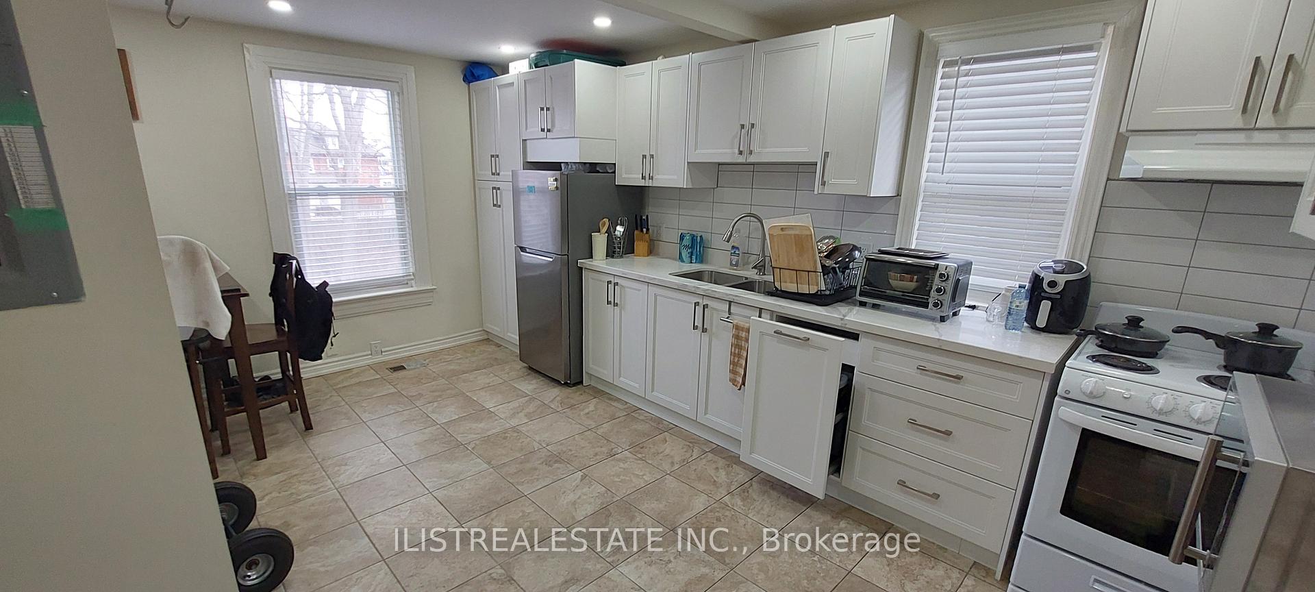 Photo 11 of 222 Athol Street E, Oshawa, Central — HOMEH