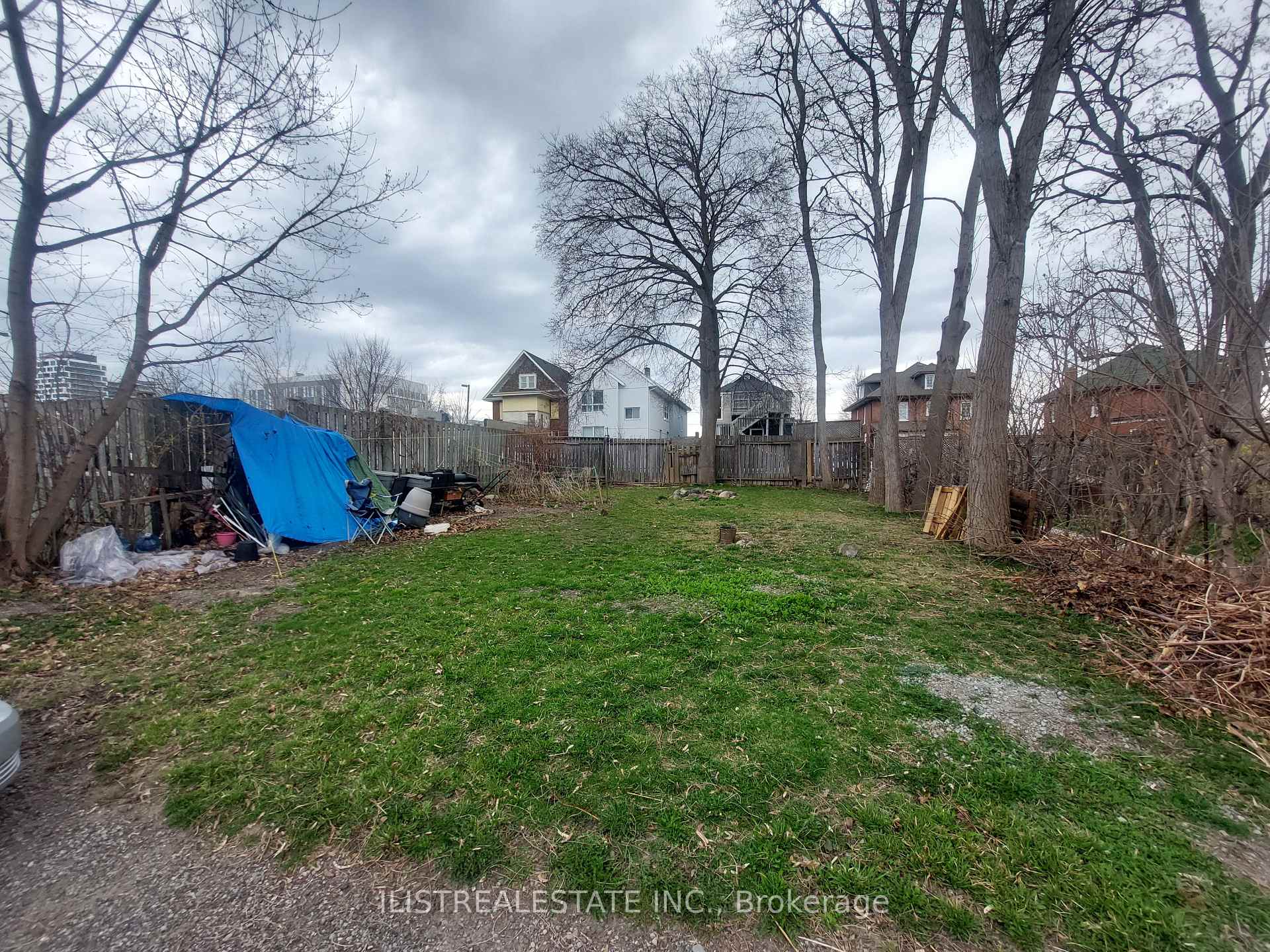 Photo 15 of 222 Athol Street E, Oshawa, Central — HOMEH