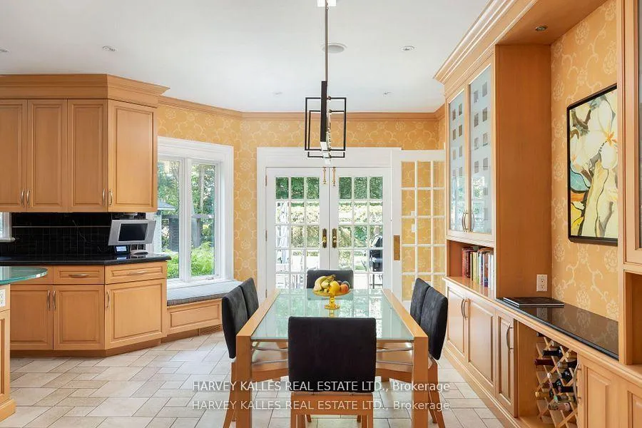 Photo 10 of 52 Berkindale Drive, North York, St. Andrew-Windfields — HOMEH